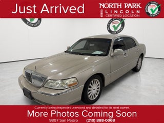 2004 Lincoln Town Car Signature