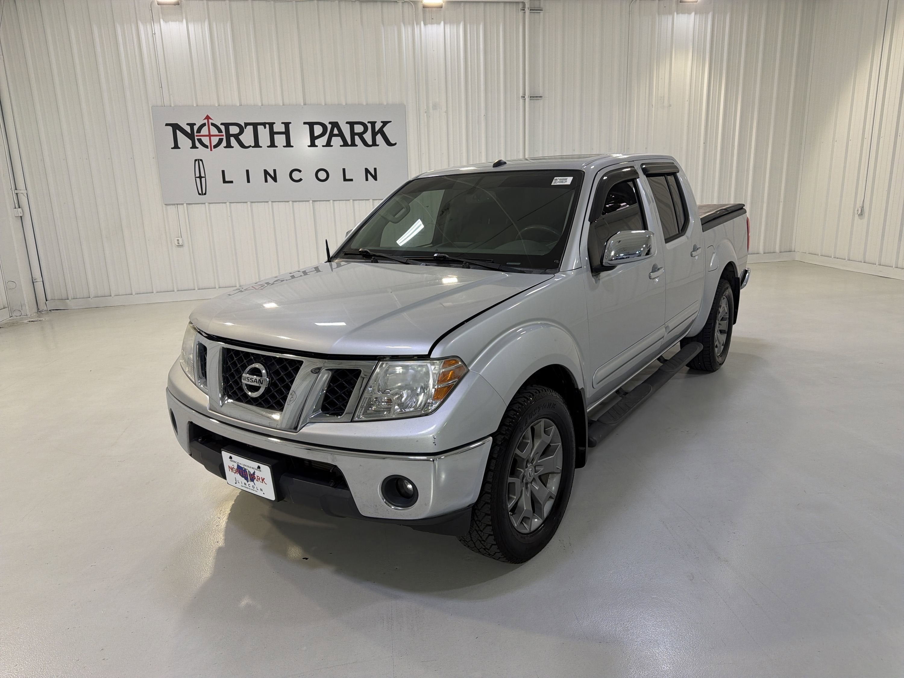 2019 Nissan Frontier 4.0 SL Crew Cab 4X4 AT SWB's photo