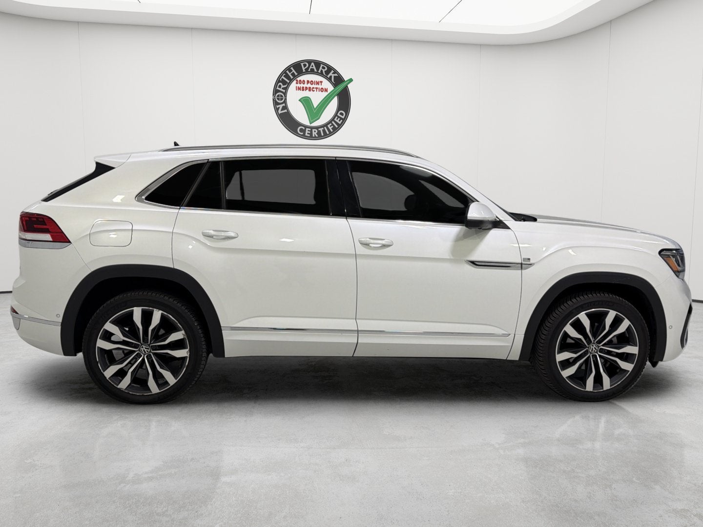 2022 Volkswagen Atlas Cross Sport 3.6L V6 SEL Premium R-Line