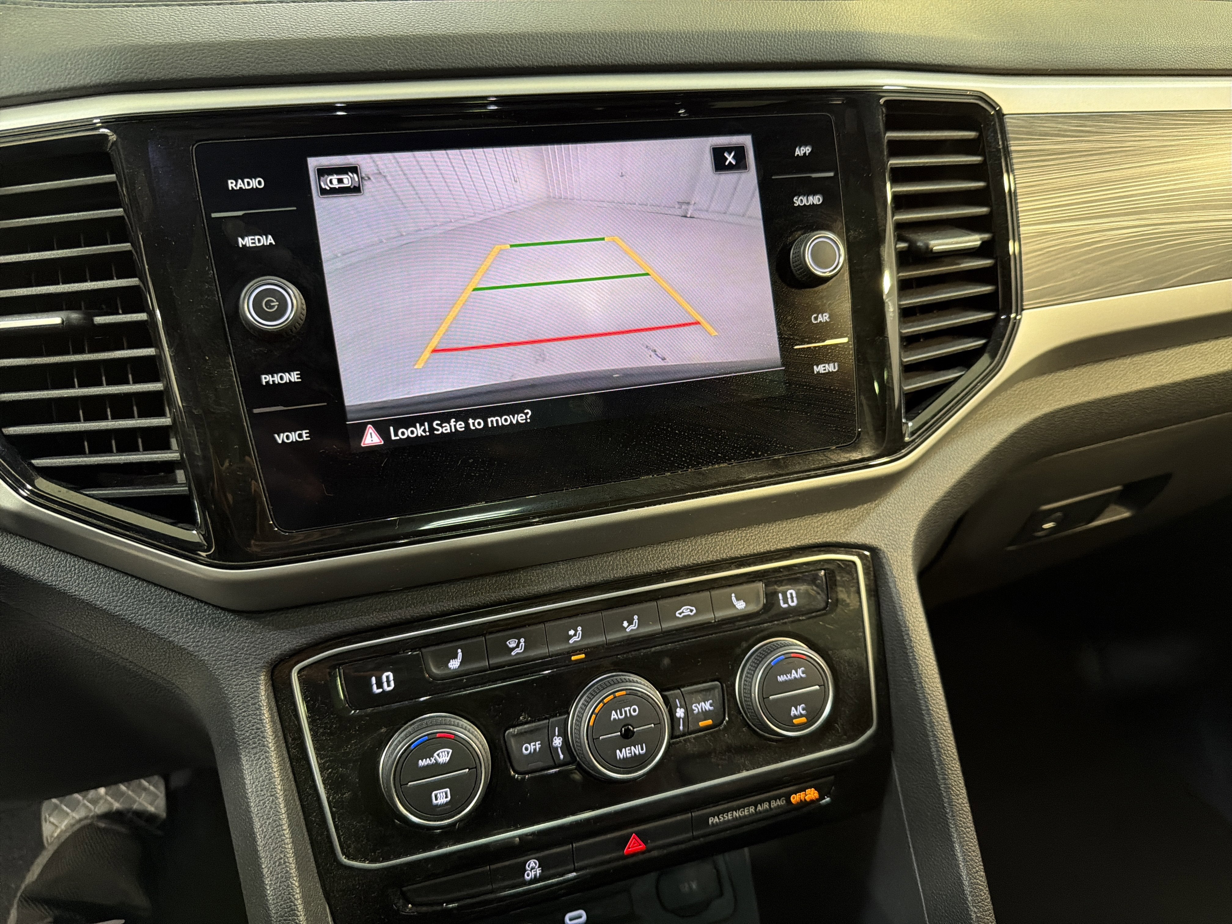 2022 Volkswagen Atlas Cross Sport 3.6L V6 SE w/Technology