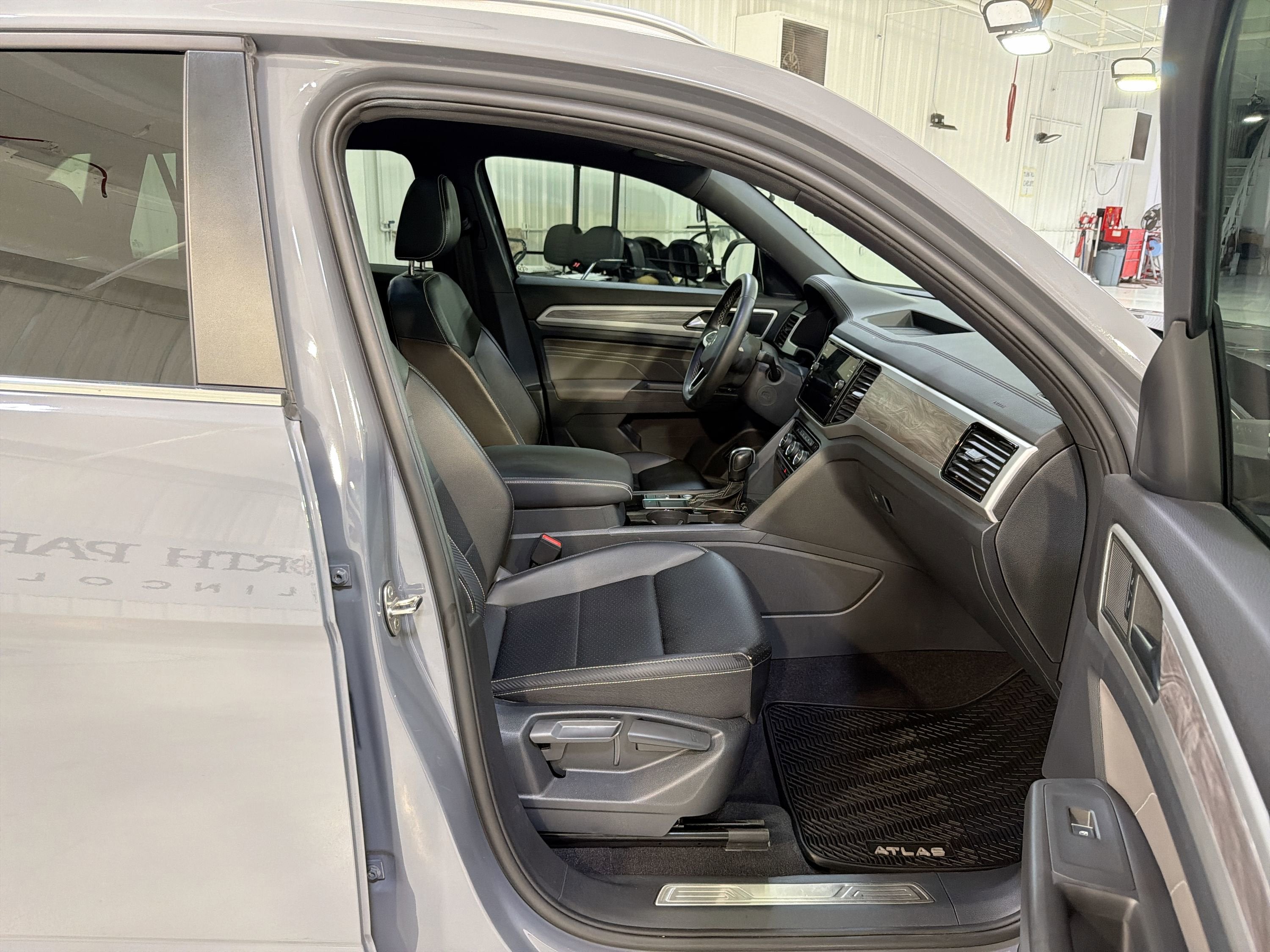 2022 Volkswagen Atlas Cross Sport 3.6L V6 SE w/Technology