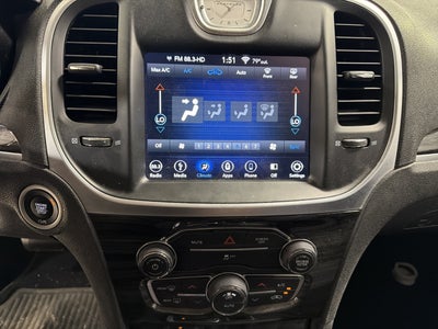 2019 Chrysler 300 Touring