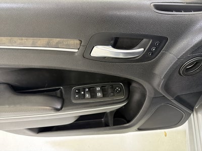 2021 Chrysler 300 Touring L