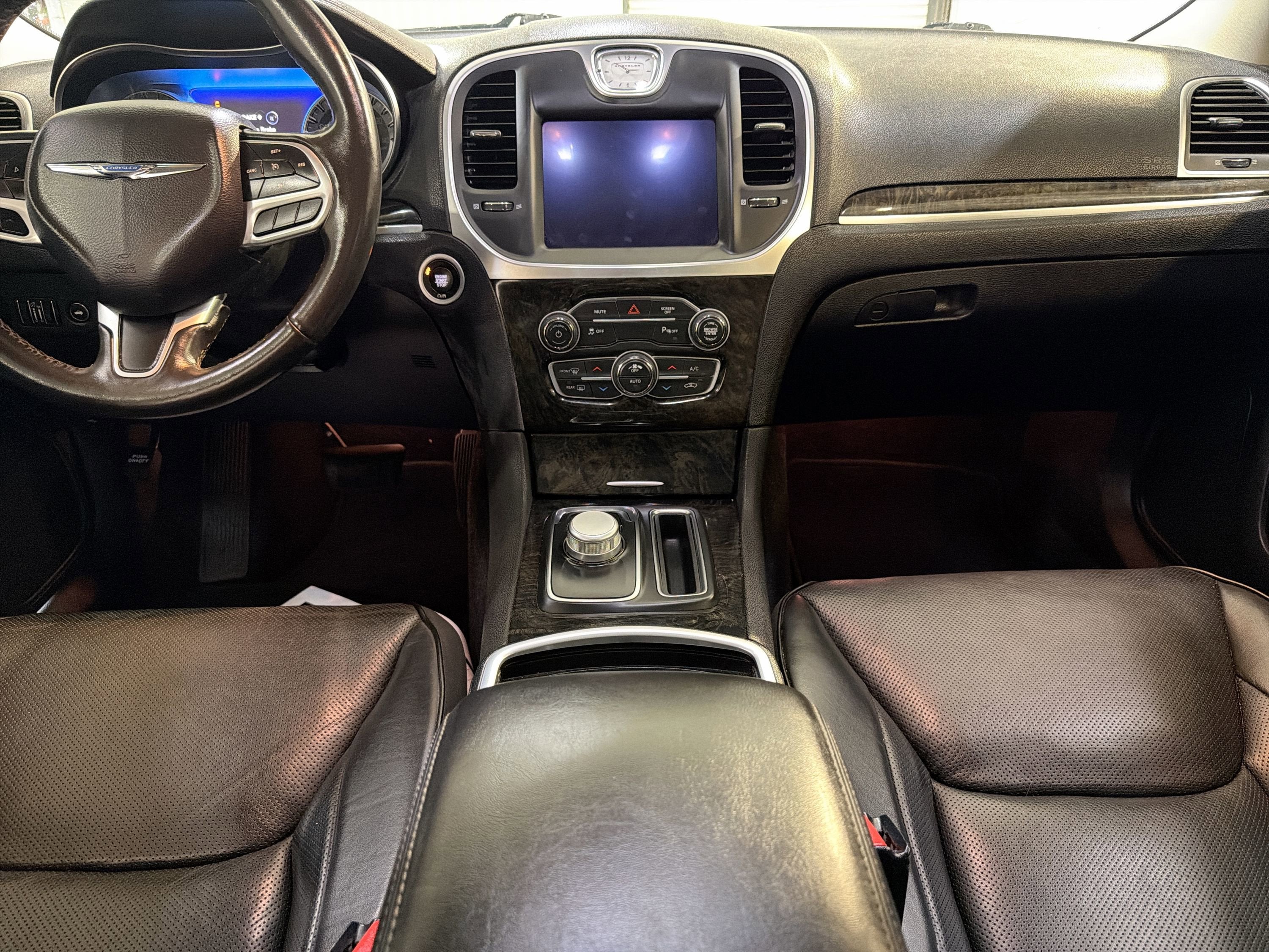 2021 Chrysler 300 Touring L