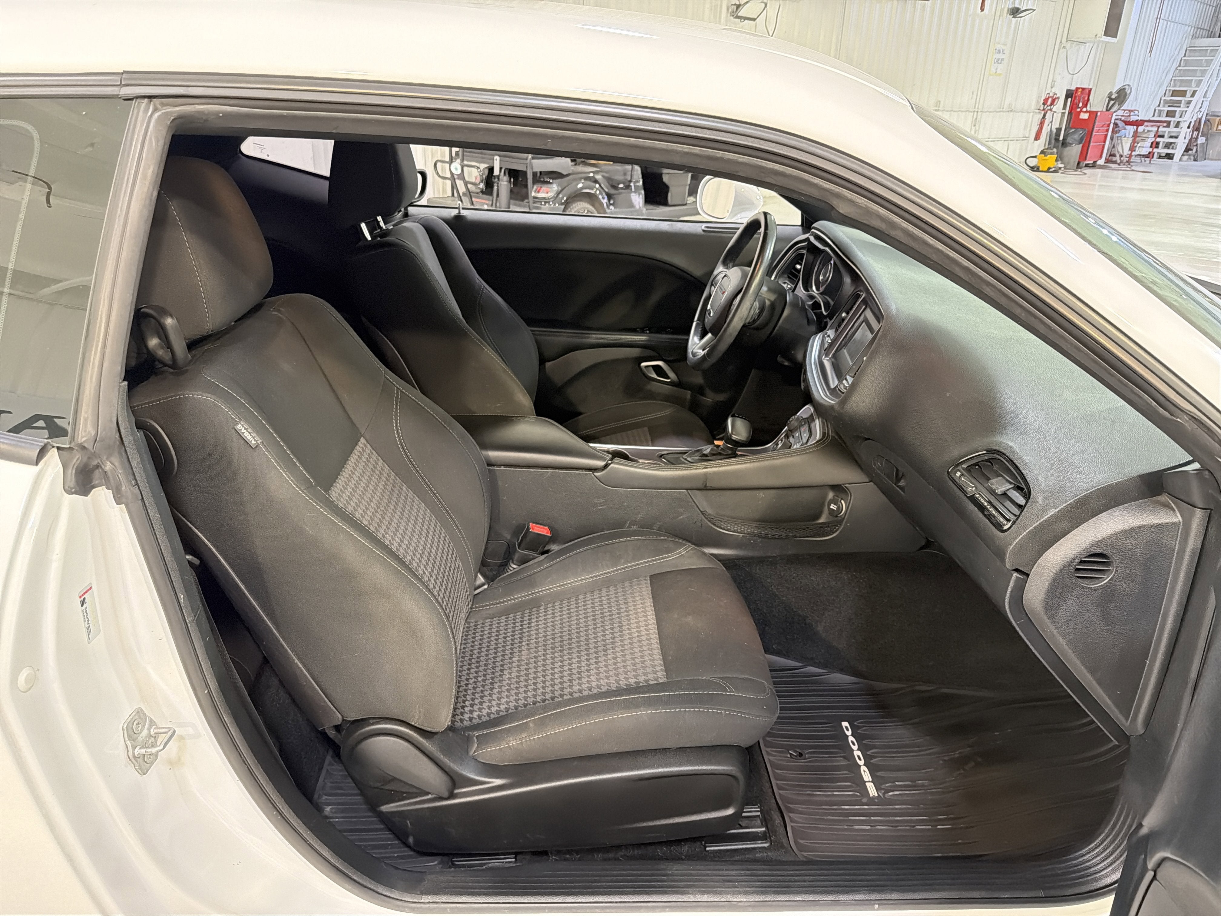 2015 Dodge Challenger SXT