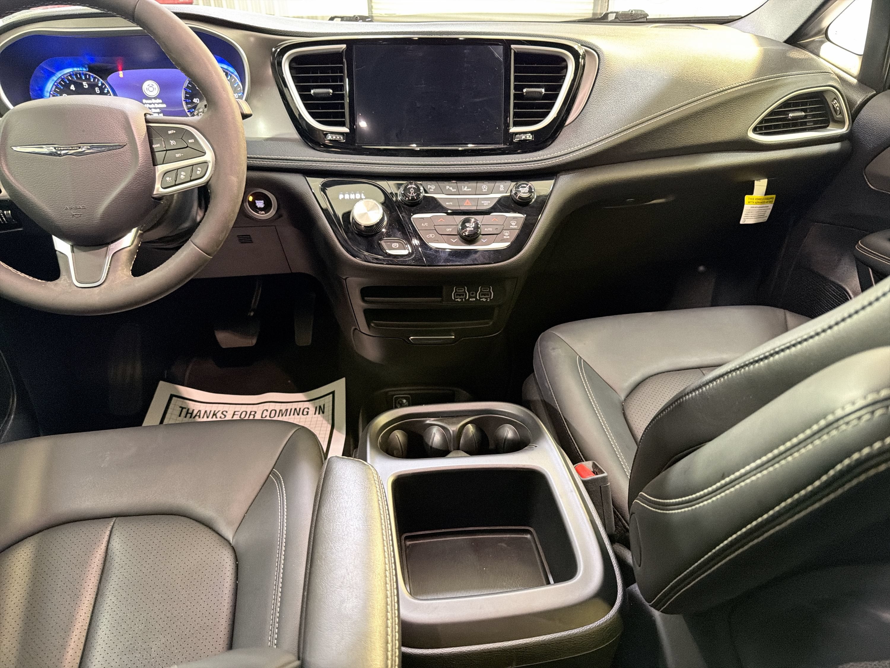2025 Chrysler Pacifica Select