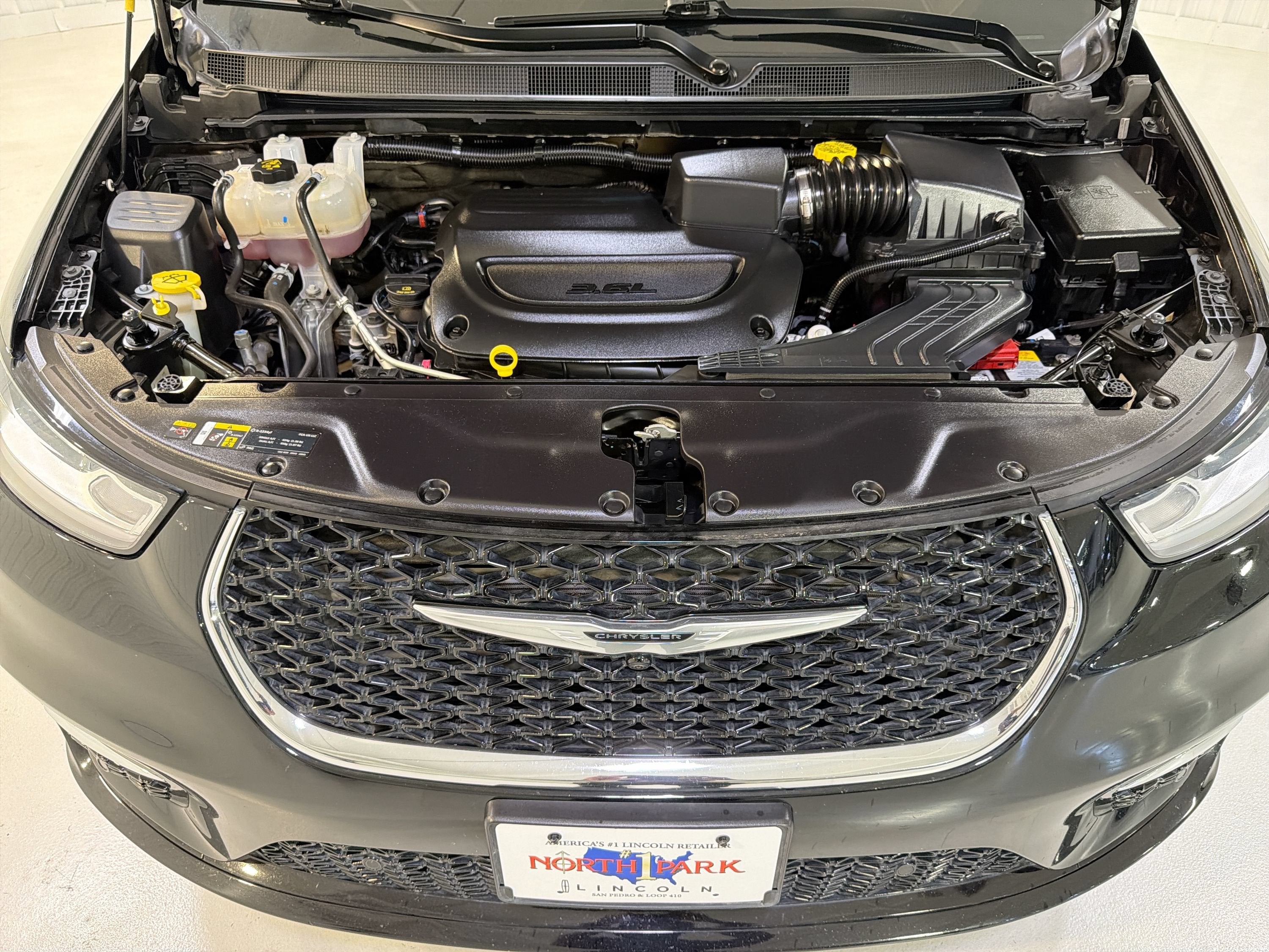 2025 Chrysler Pacifica Select