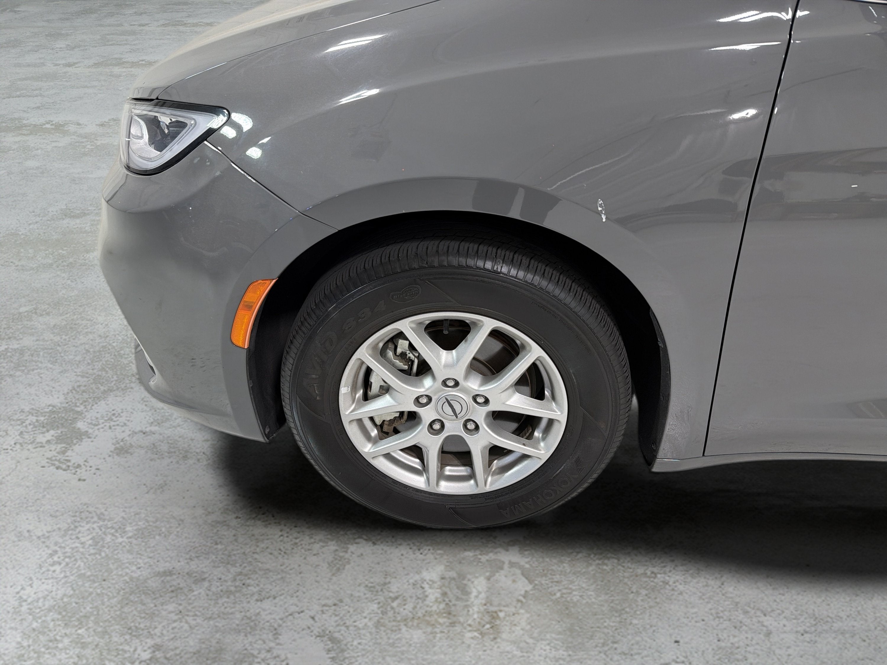 2025 Chrysler Pacifica Select