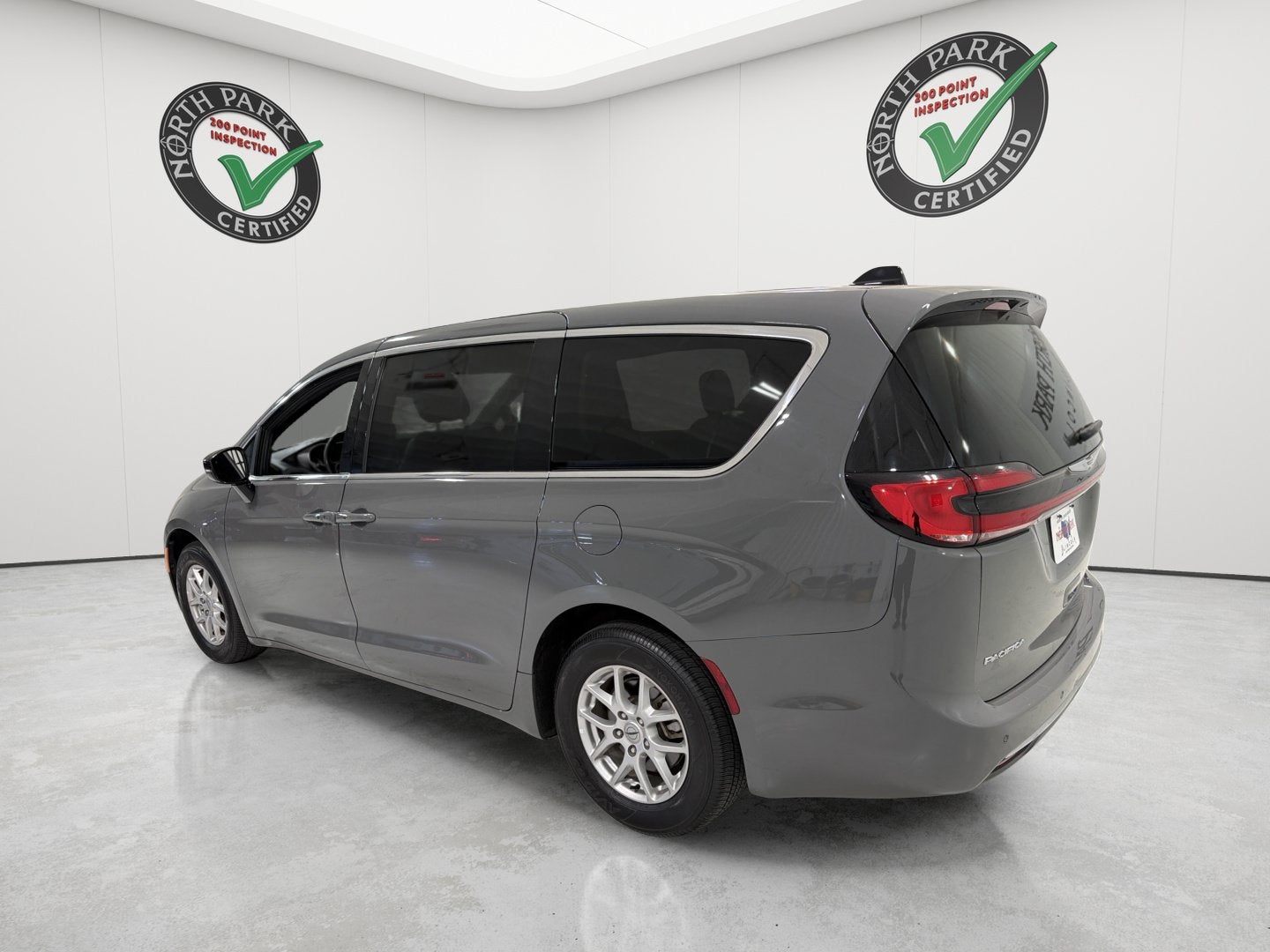 2025 Chrysler Pacifica Select