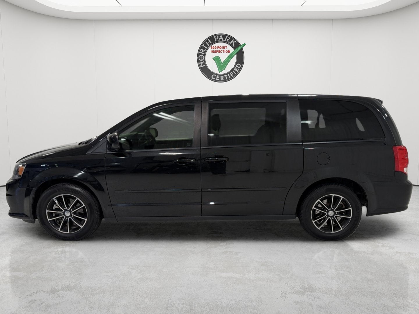 Used 2015 Dodge Grand Caravan SXT Plus with VIN 2C4RDGCG8FR705172 for sale in San Antonio, TX