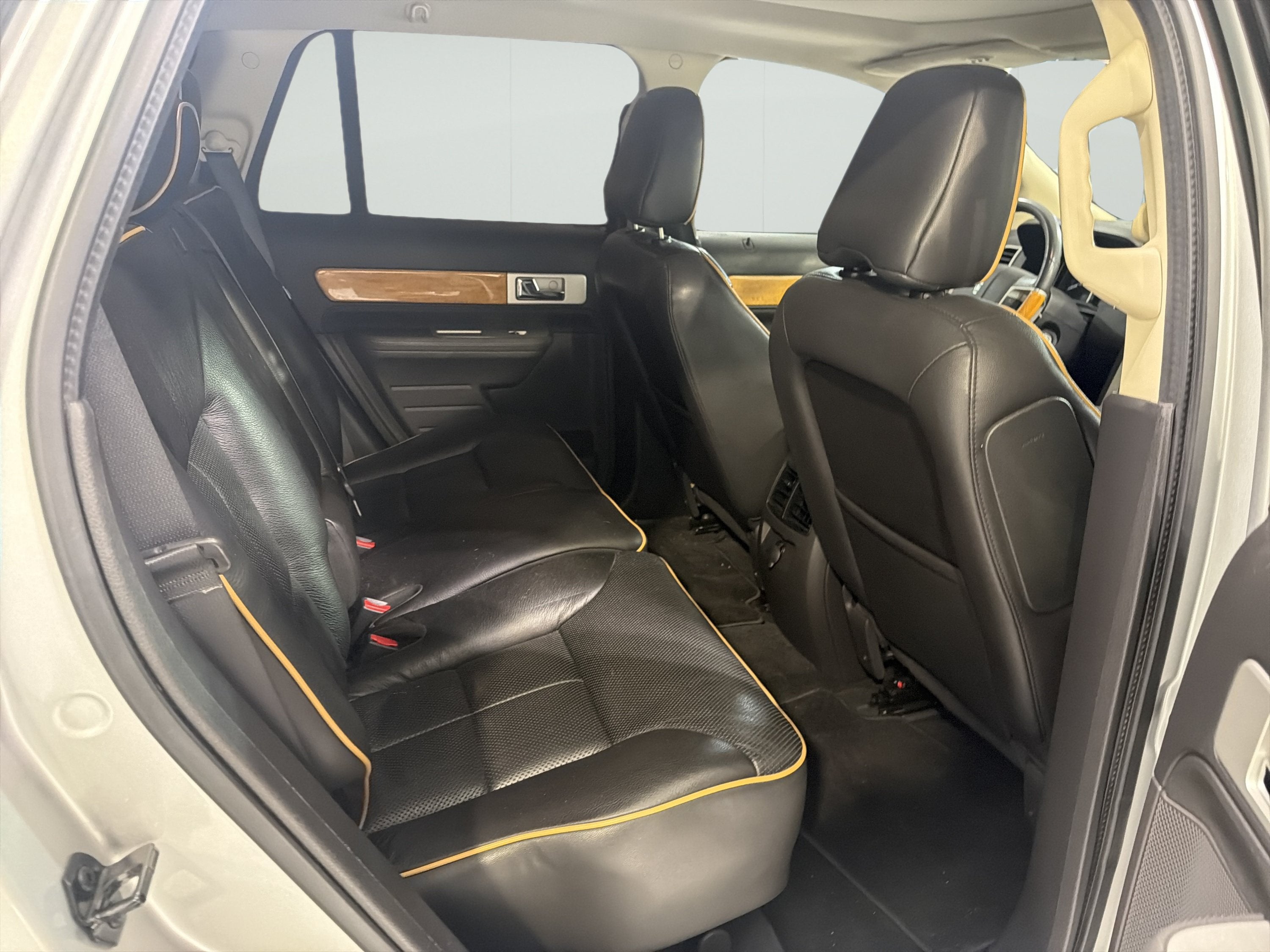 2010 Lincoln MKX Base