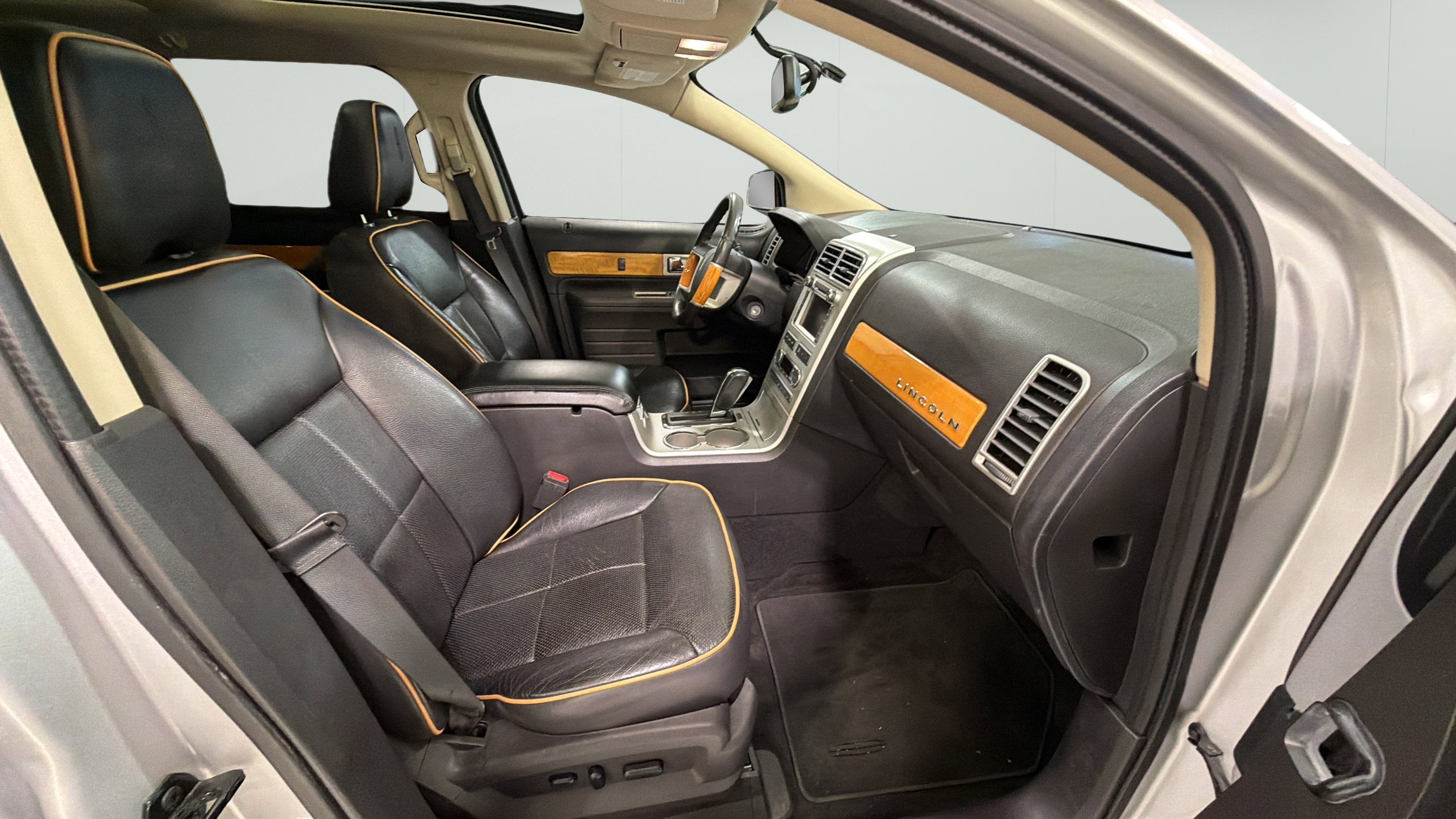 2010 Lincoln MKX Base