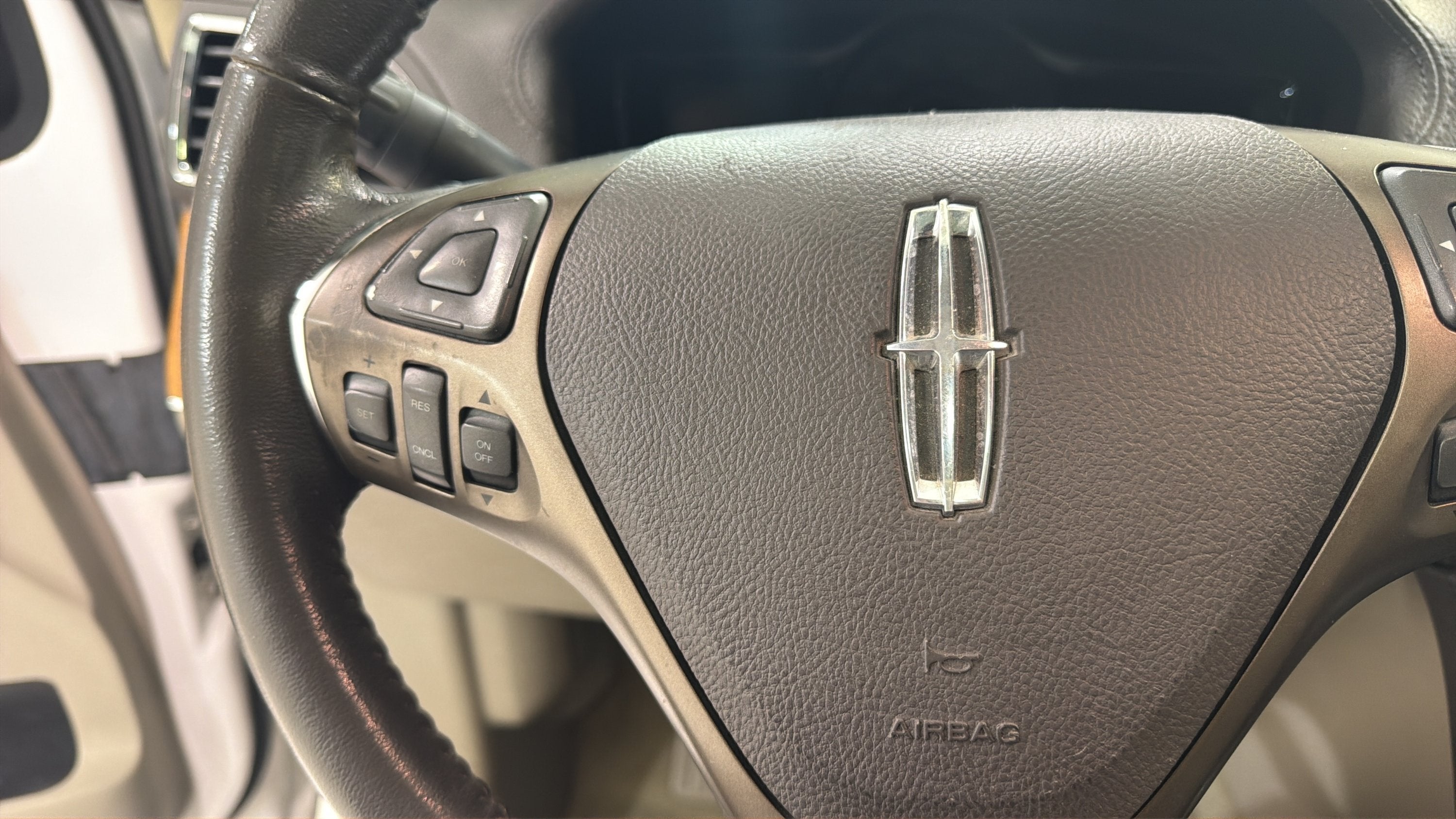 2013 Lincoln MKX Base