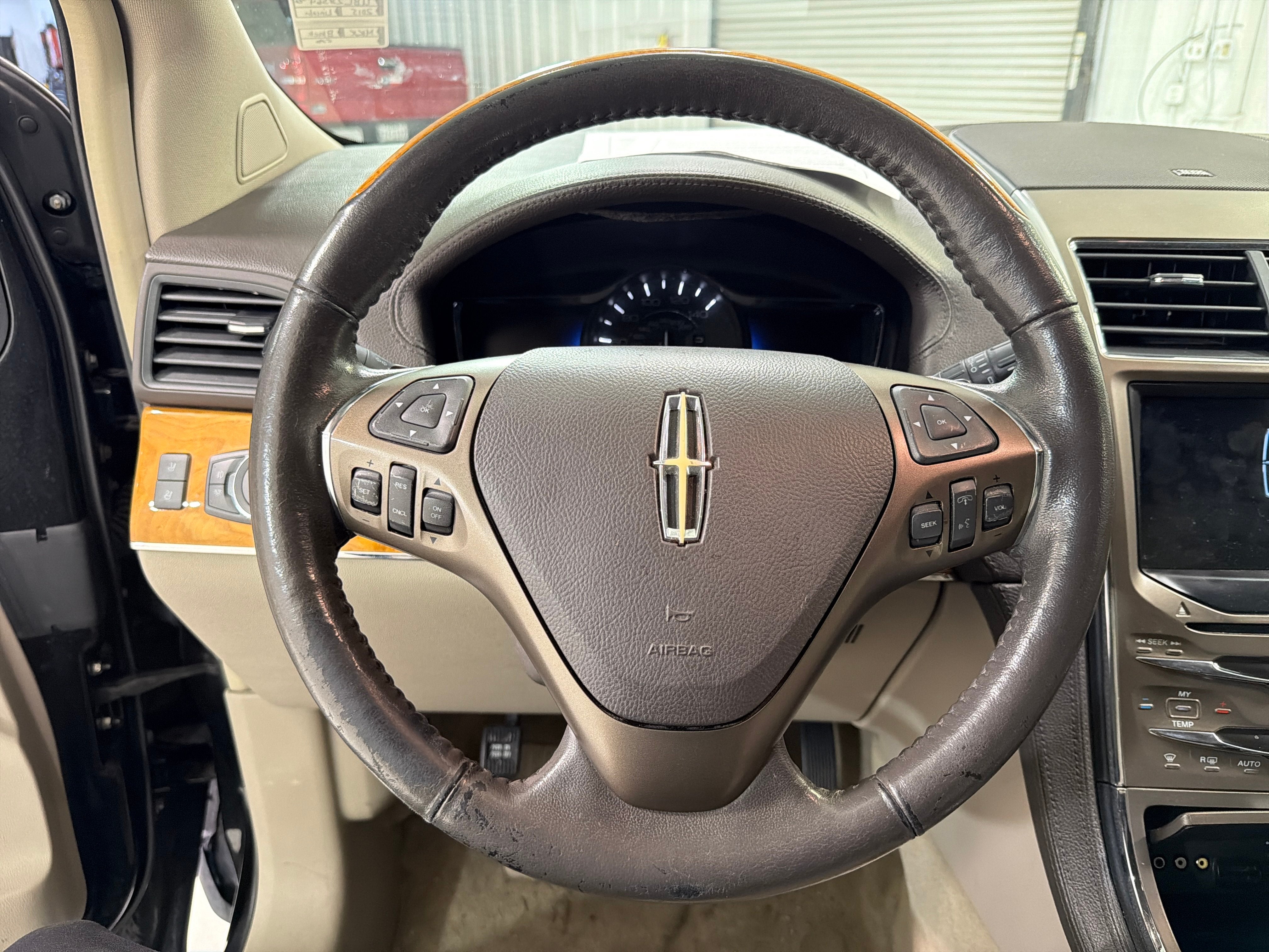 2015 Lincoln MKX Base