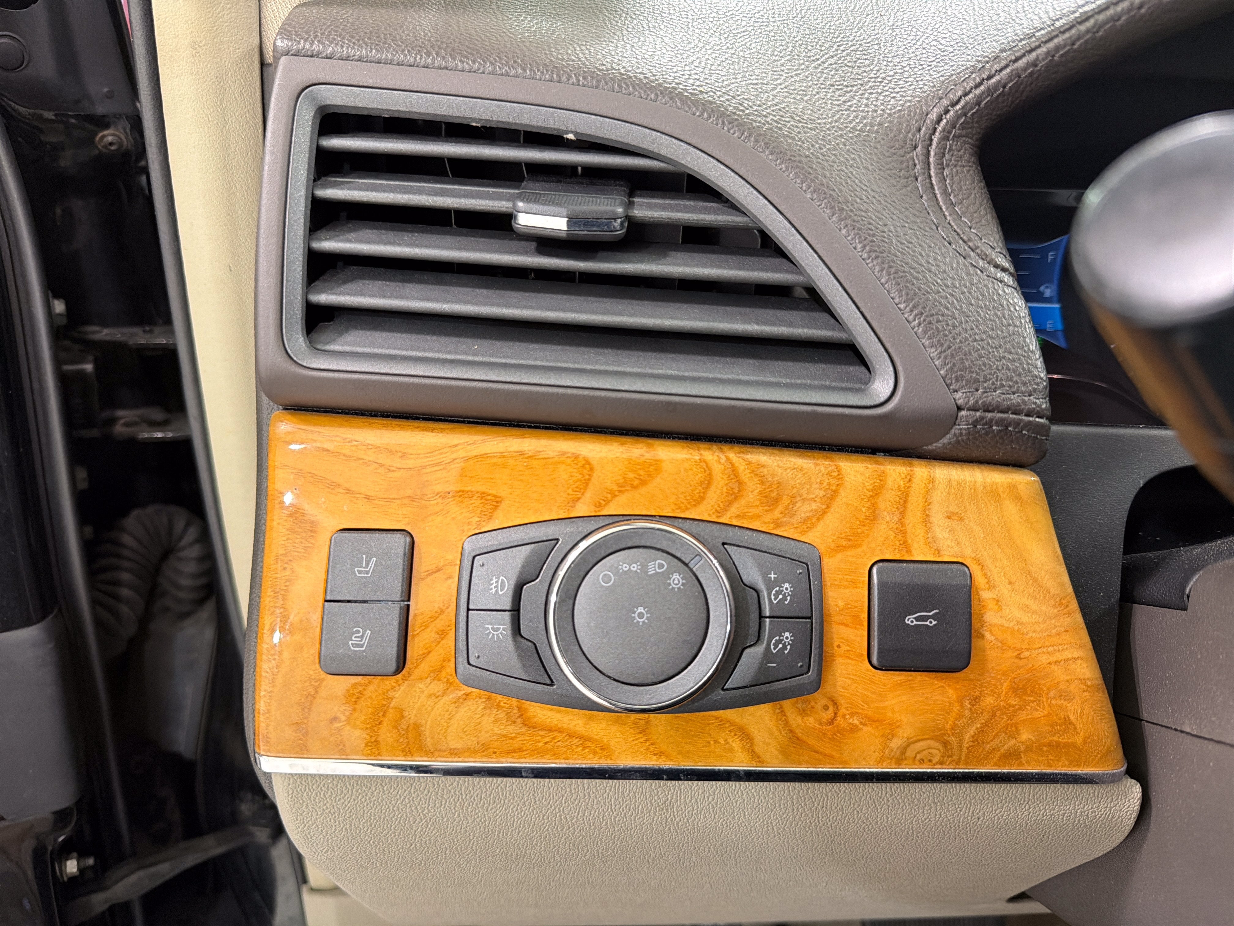 2015 Lincoln MKX Base