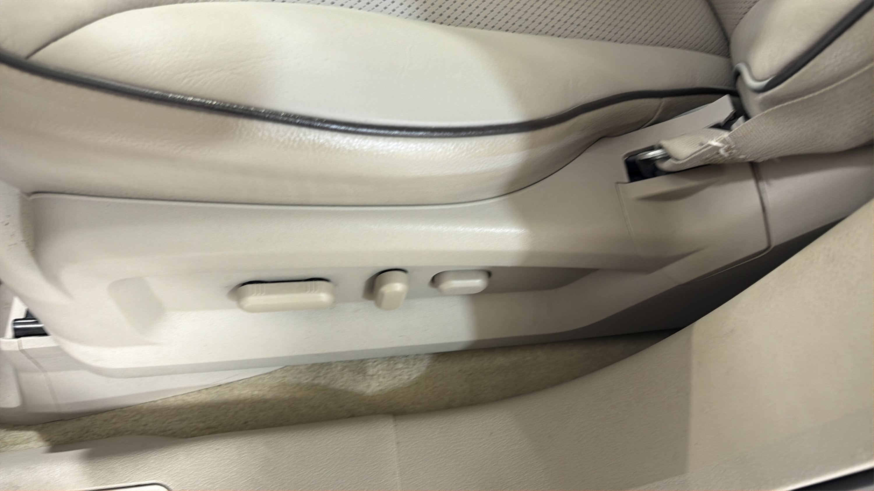 2012 Lincoln MKX Base
