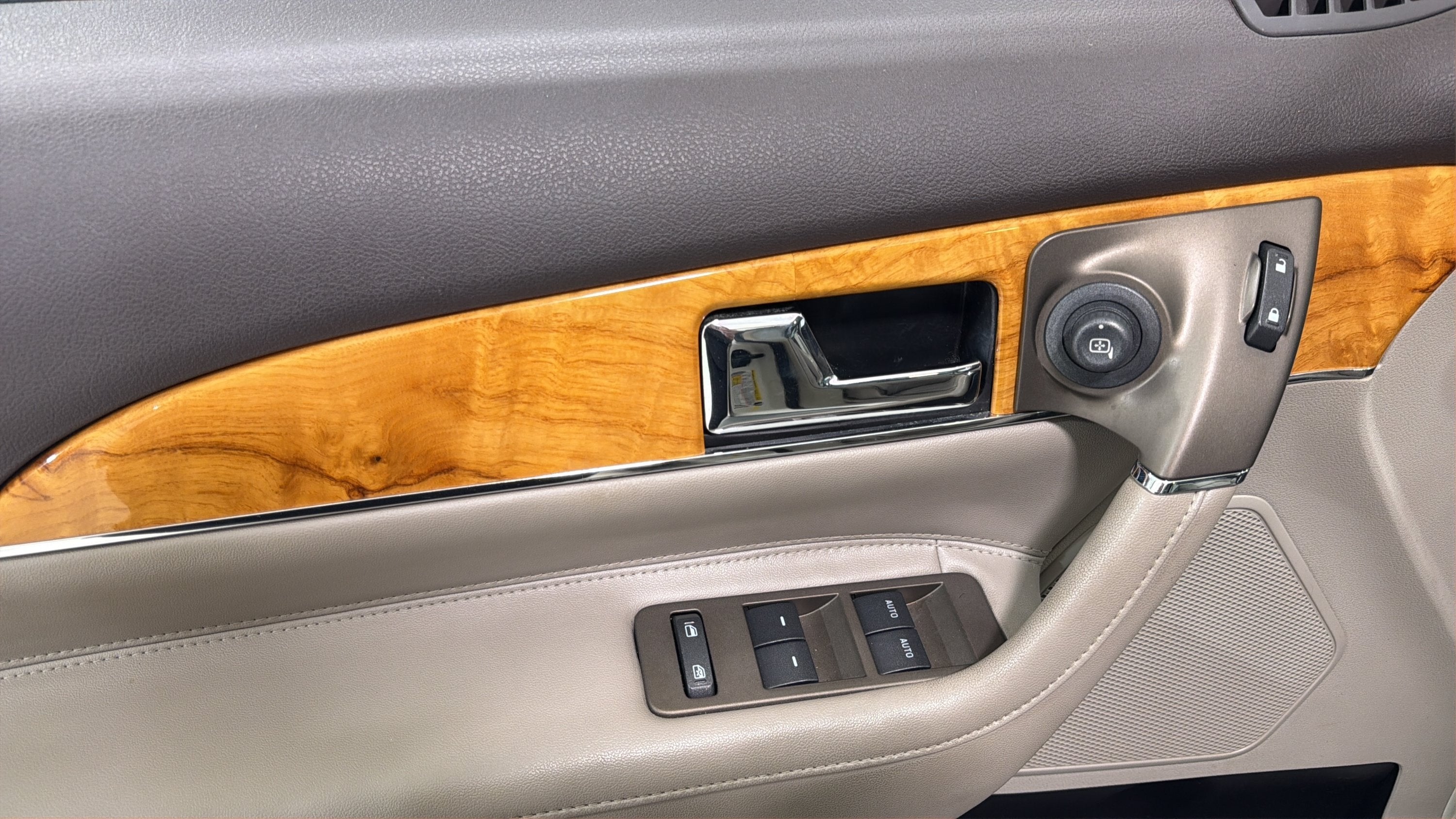 2012 Lincoln MKX Base