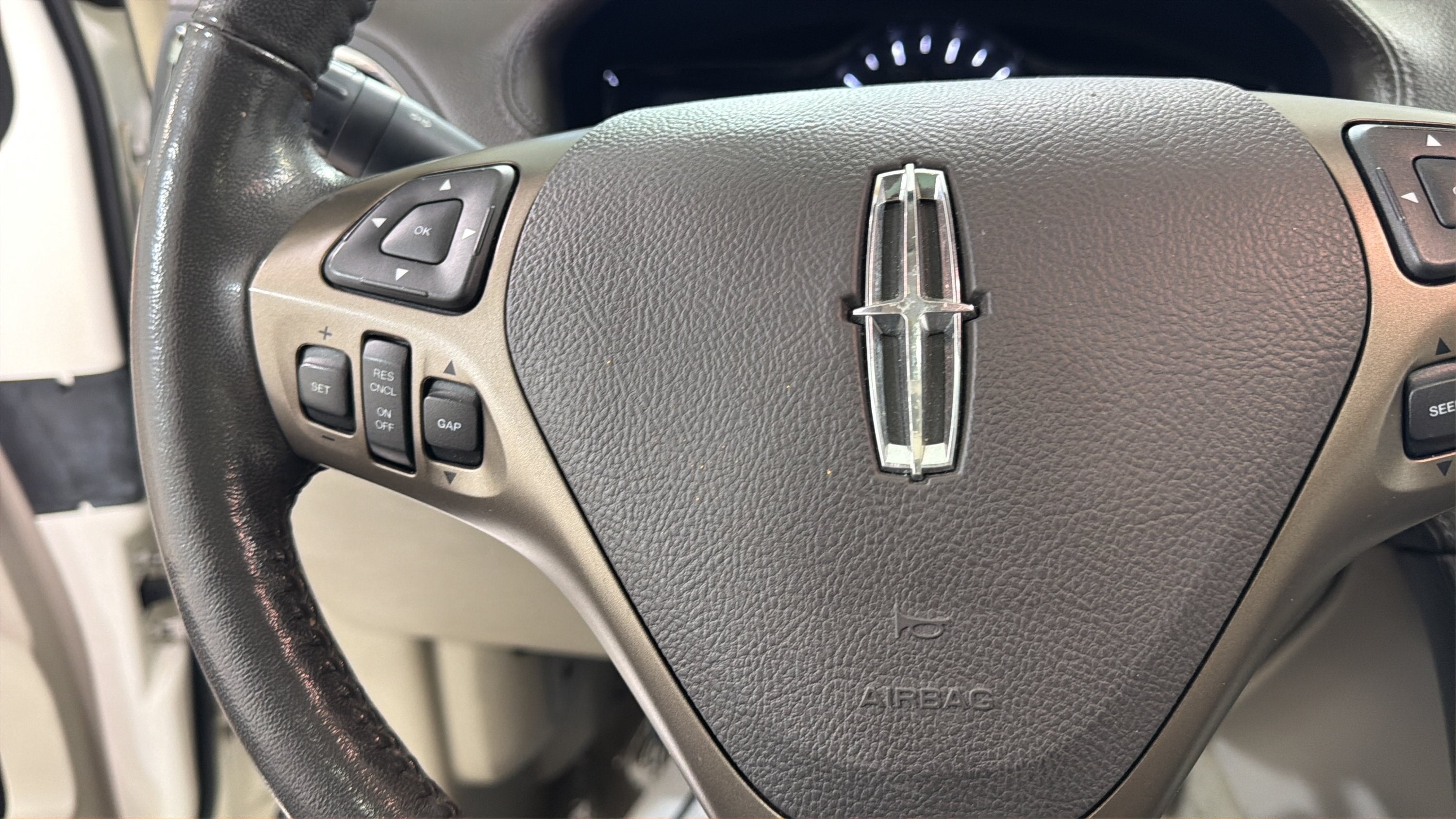 2012 Lincoln MKX Base