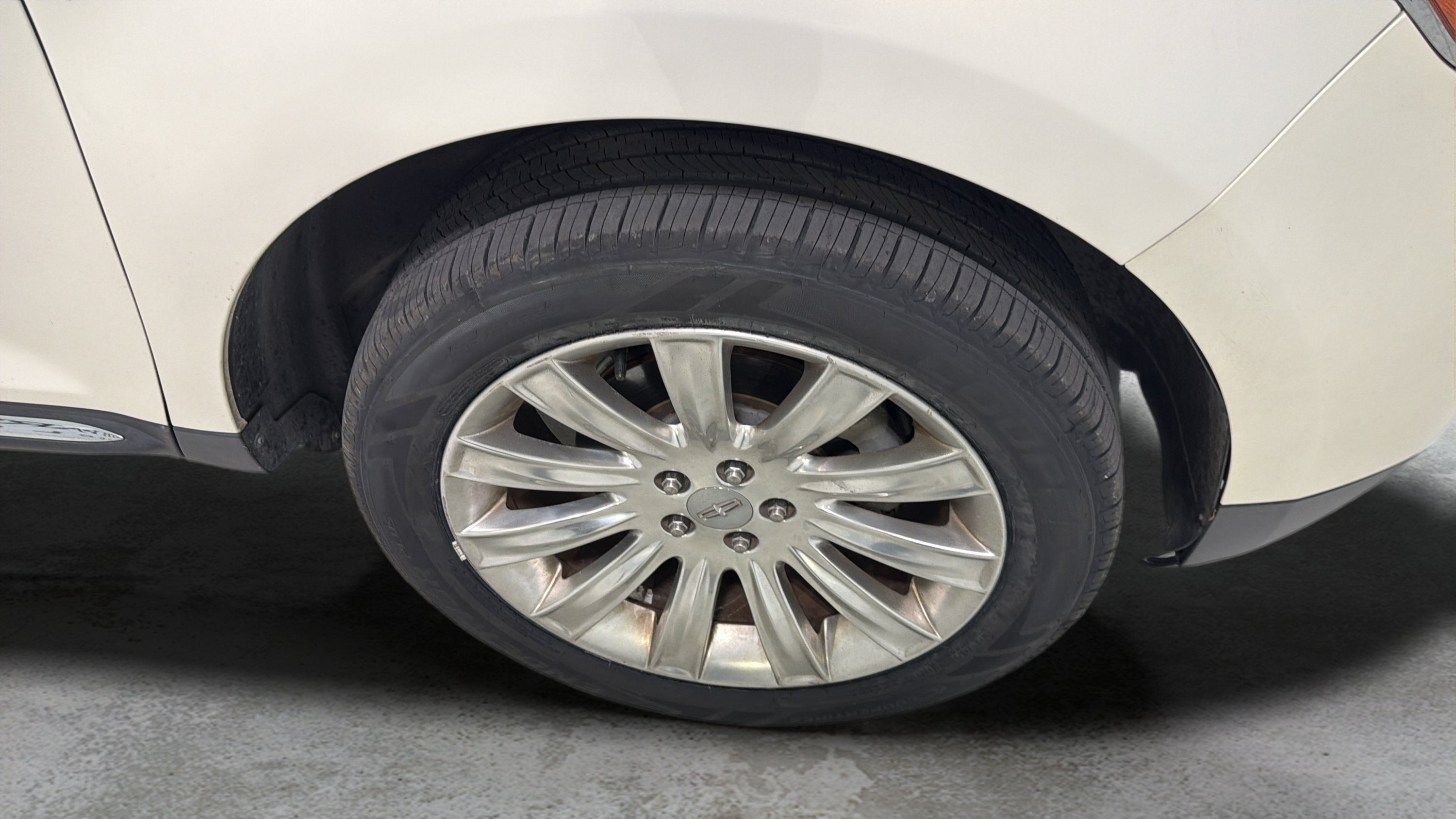 2012 Lincoln MKX Base