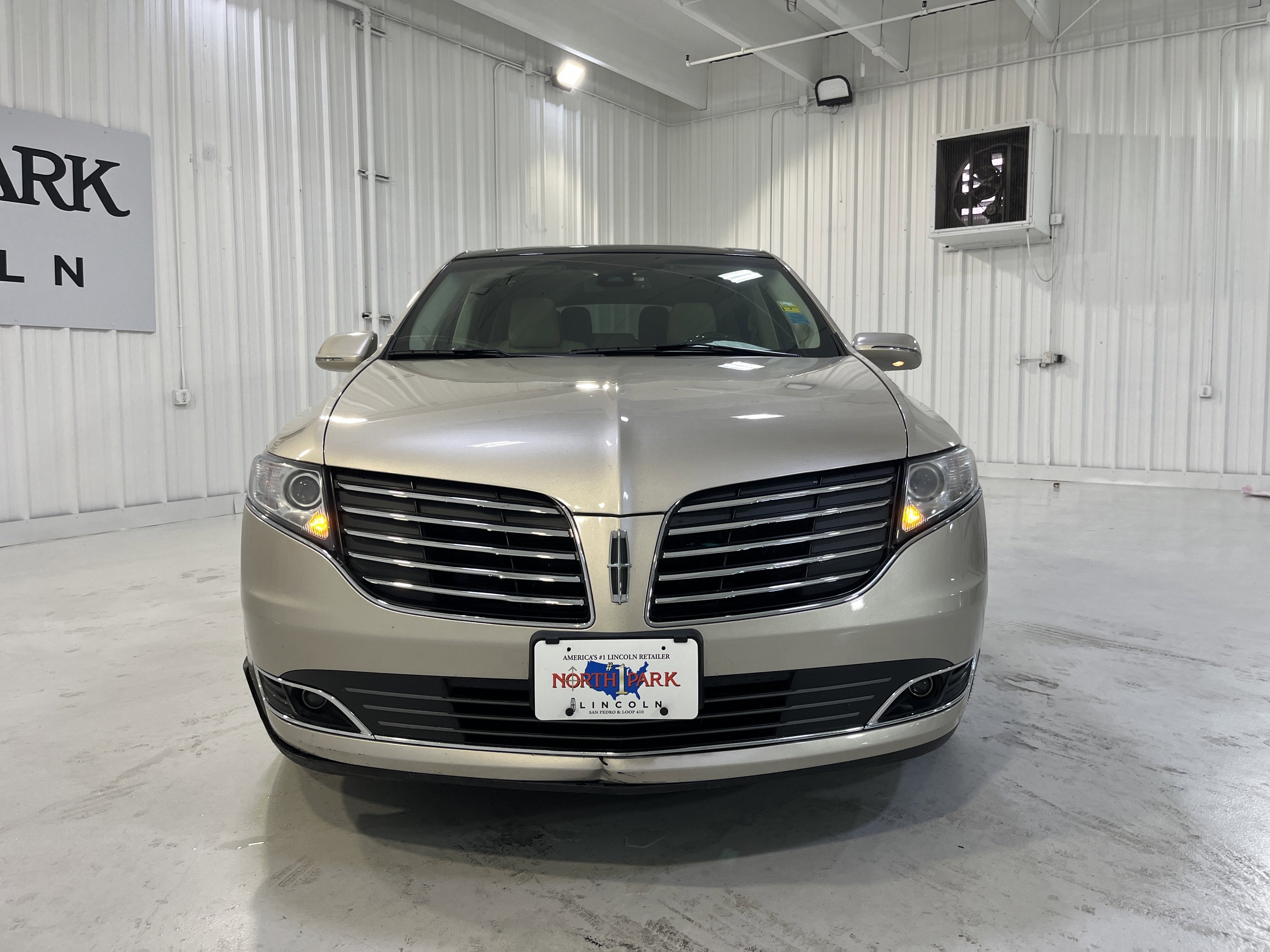 2017 Lincoln MKT Elite