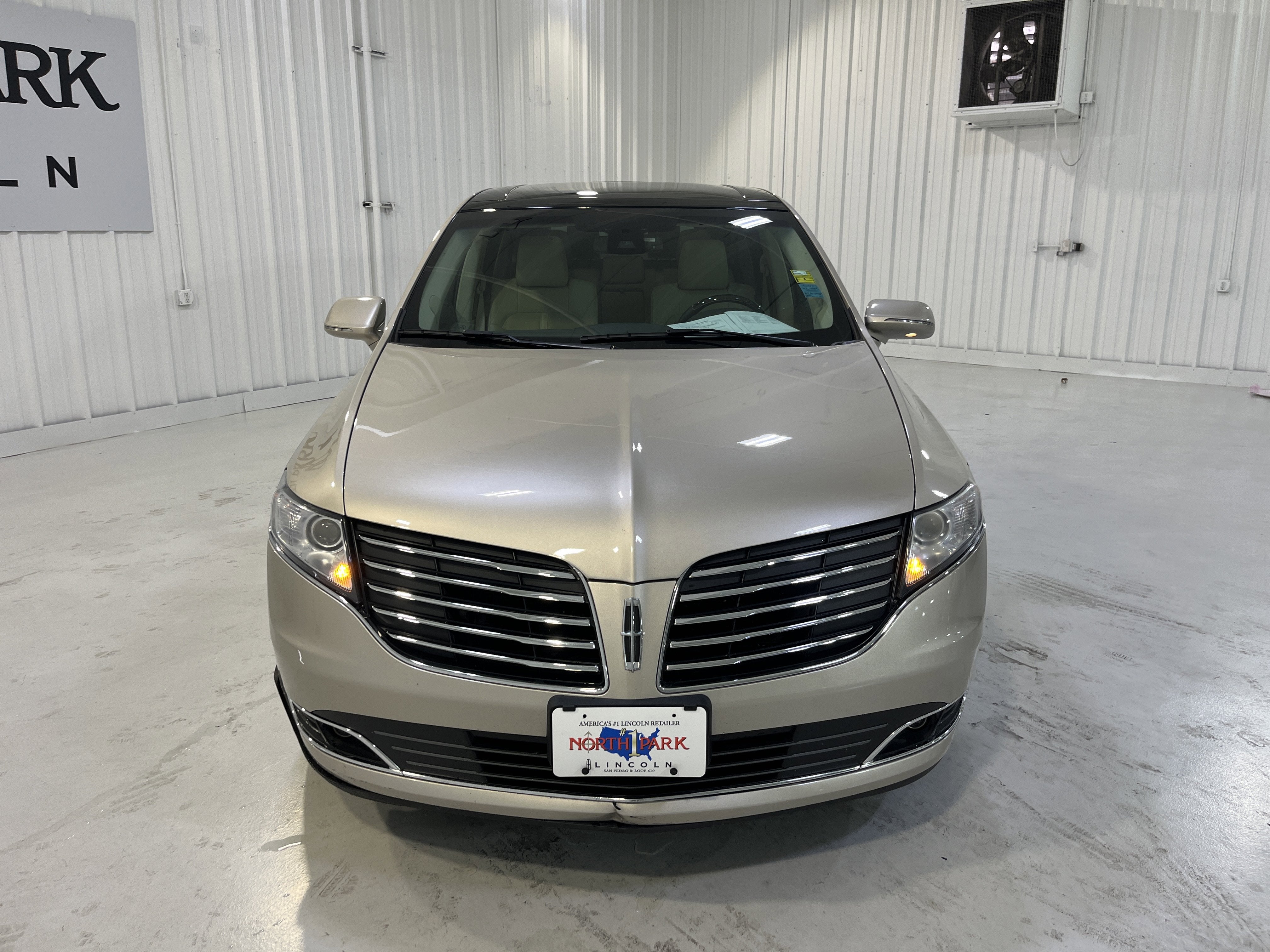 2017 Lincoln MKT Elite