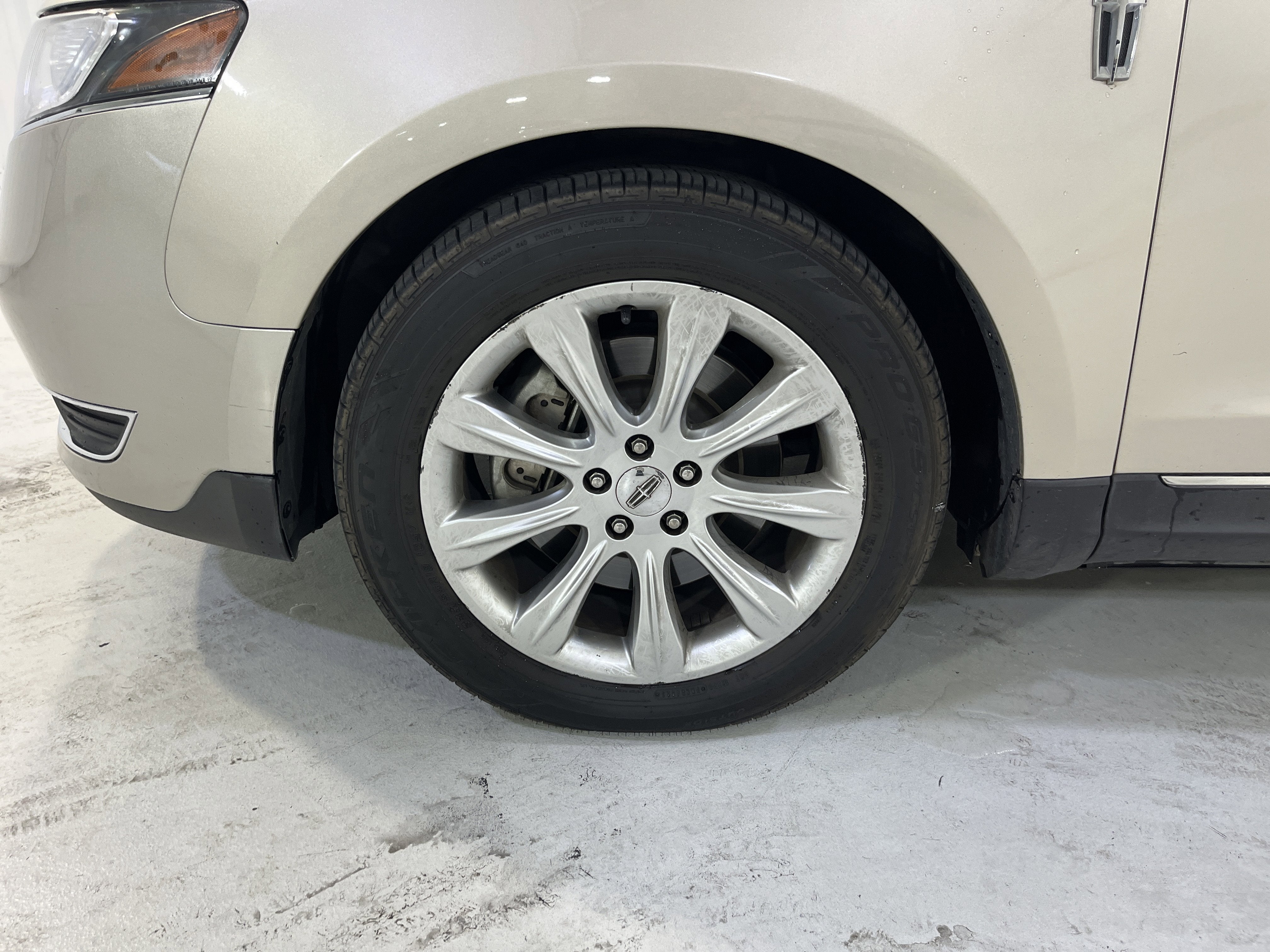 2017 Lincoln MKT Elite