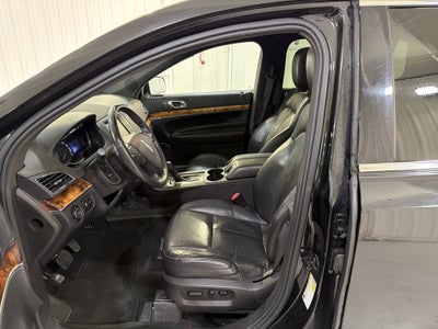 2013 Lincoln MKT Livery