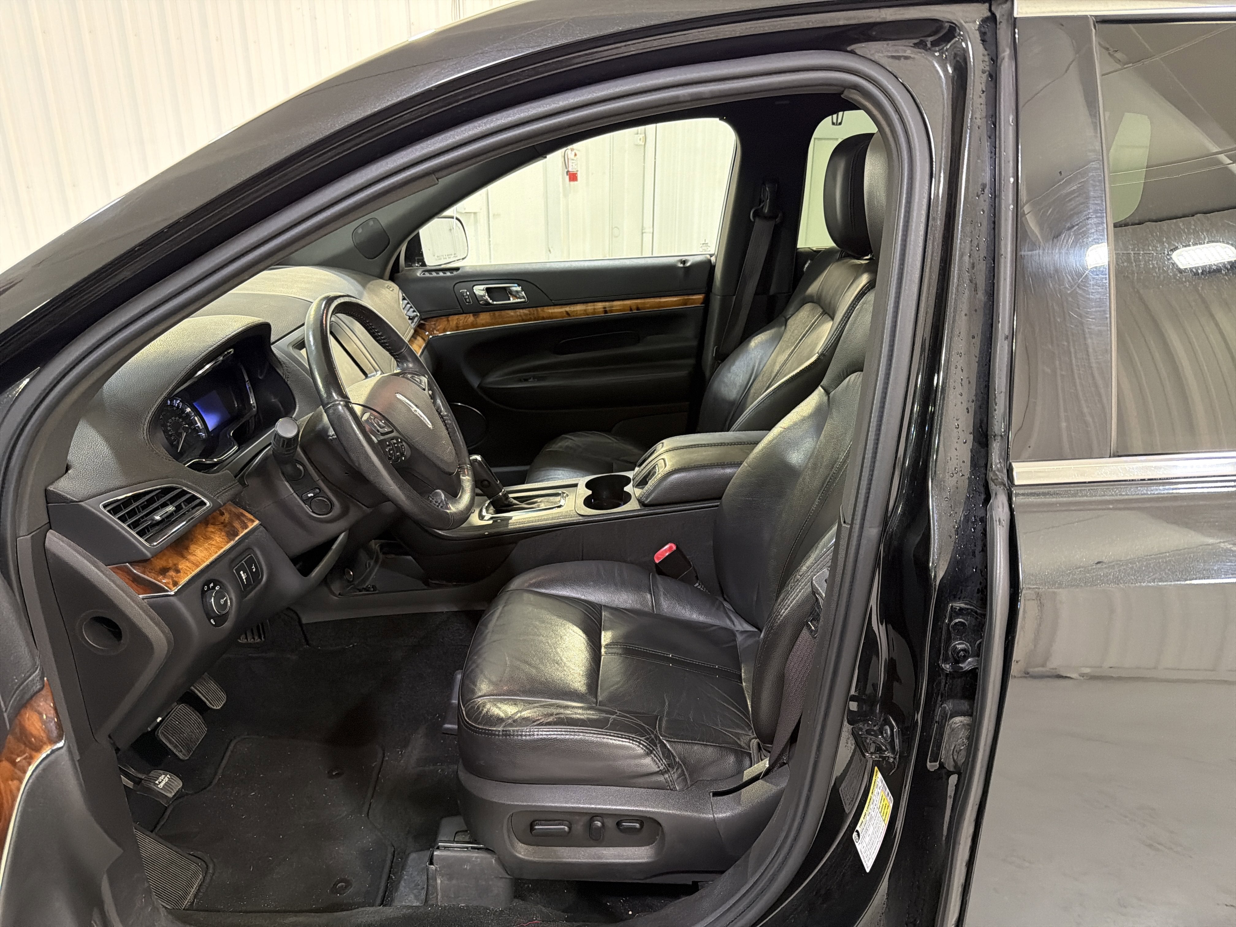 2013 Lincoln MKT Livery