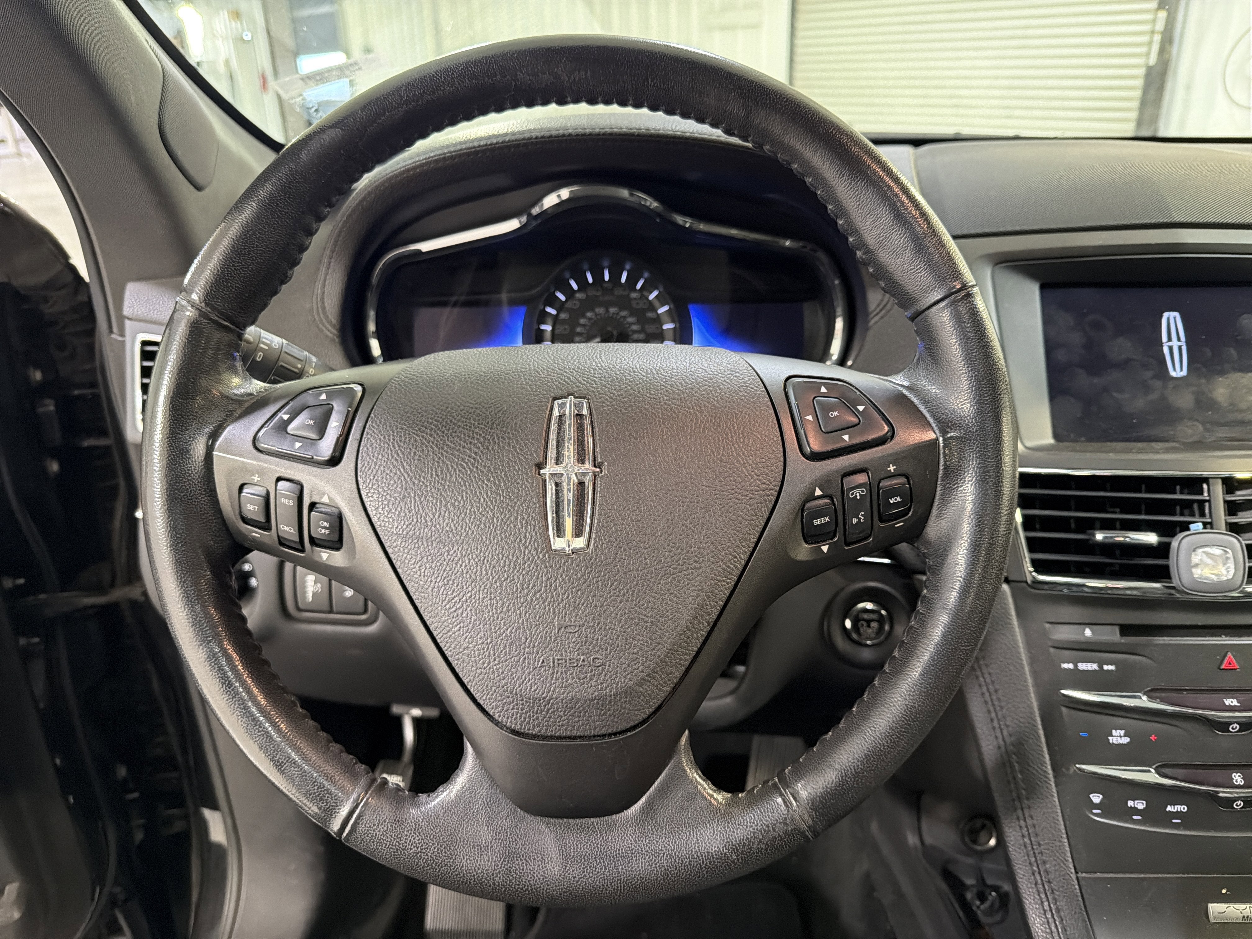 2013 Lincoln MKT Livery