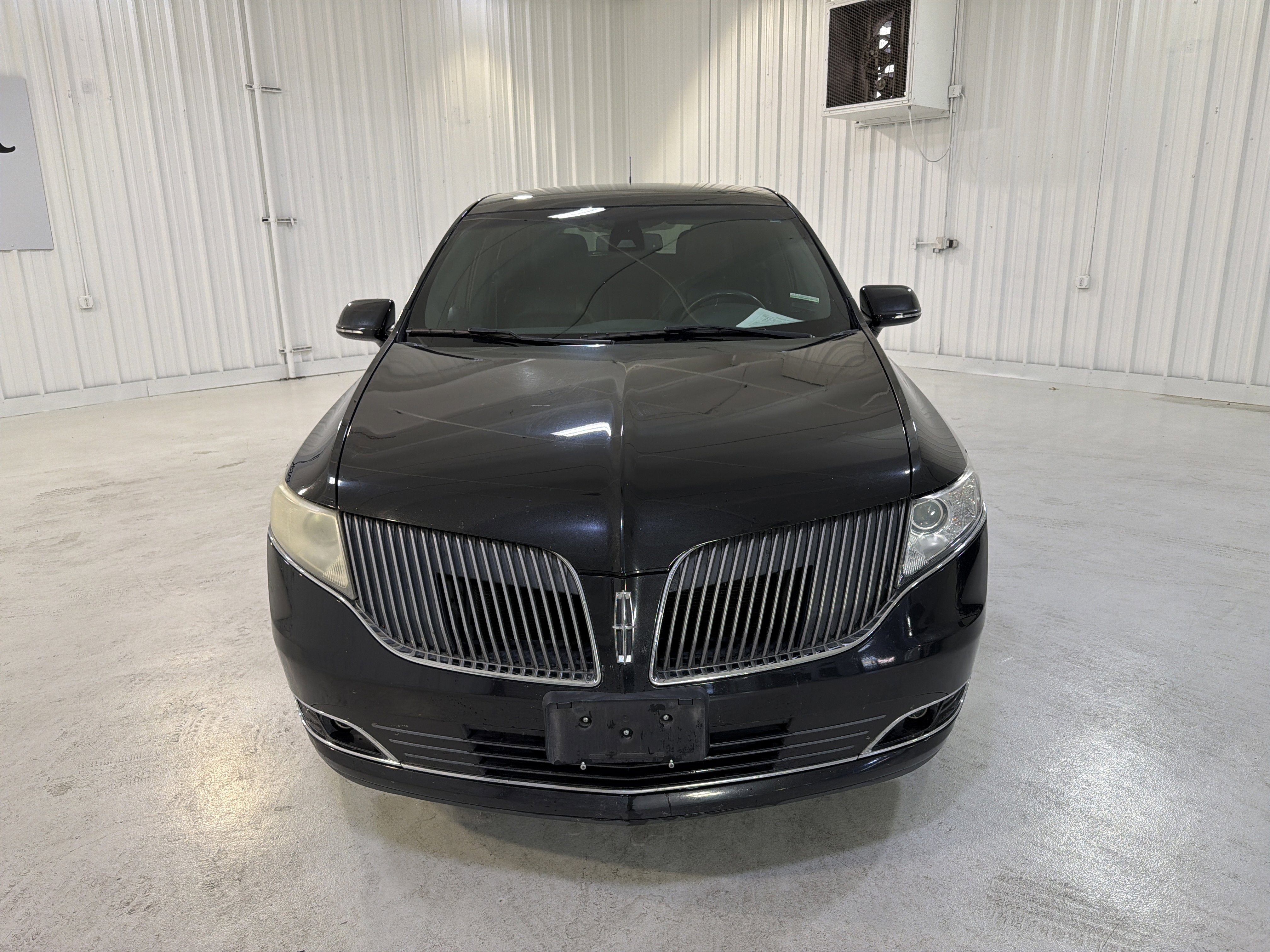 2013 Lincoln MKT Livery