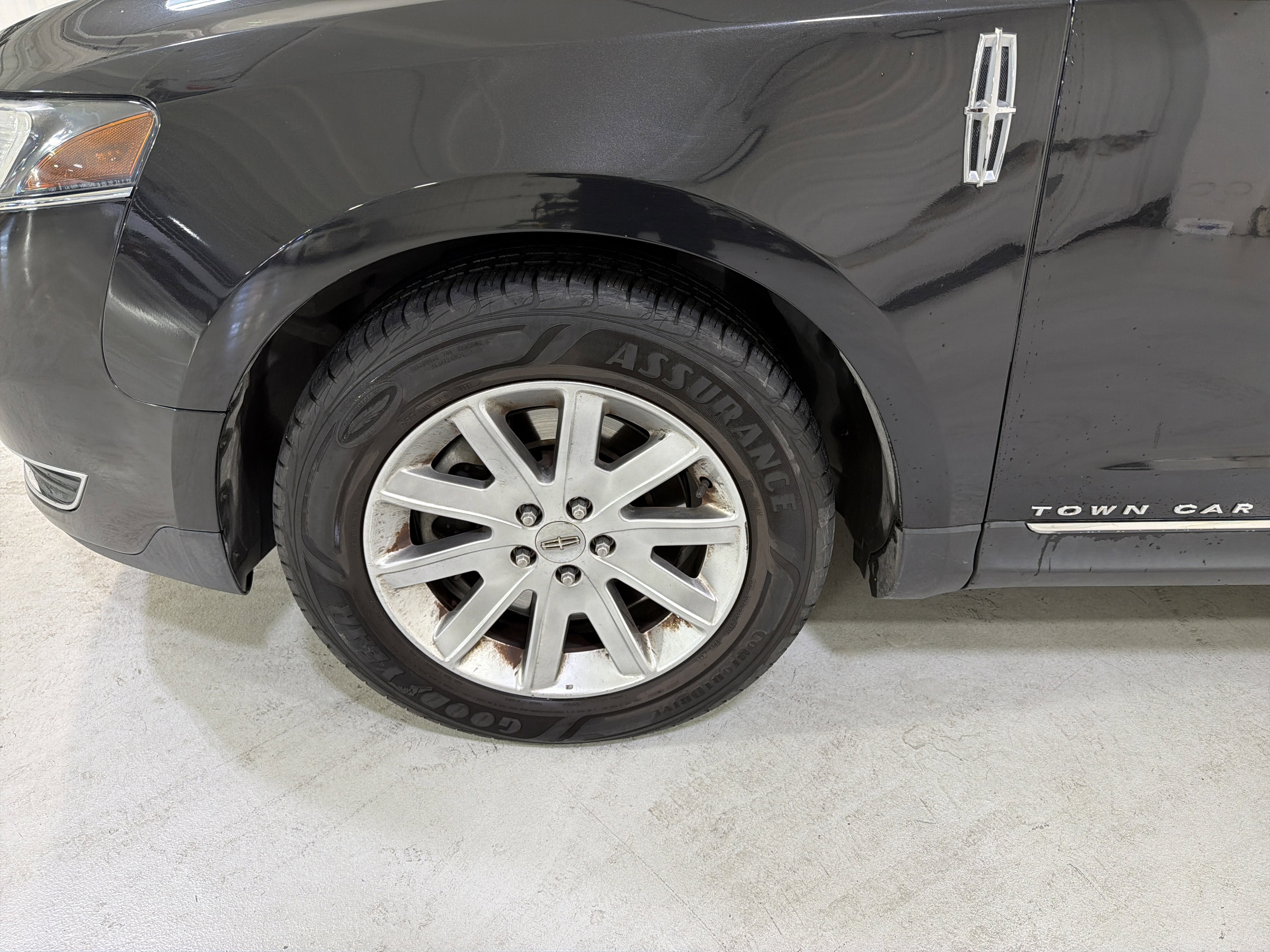 2013 Lincoln MKT Livery