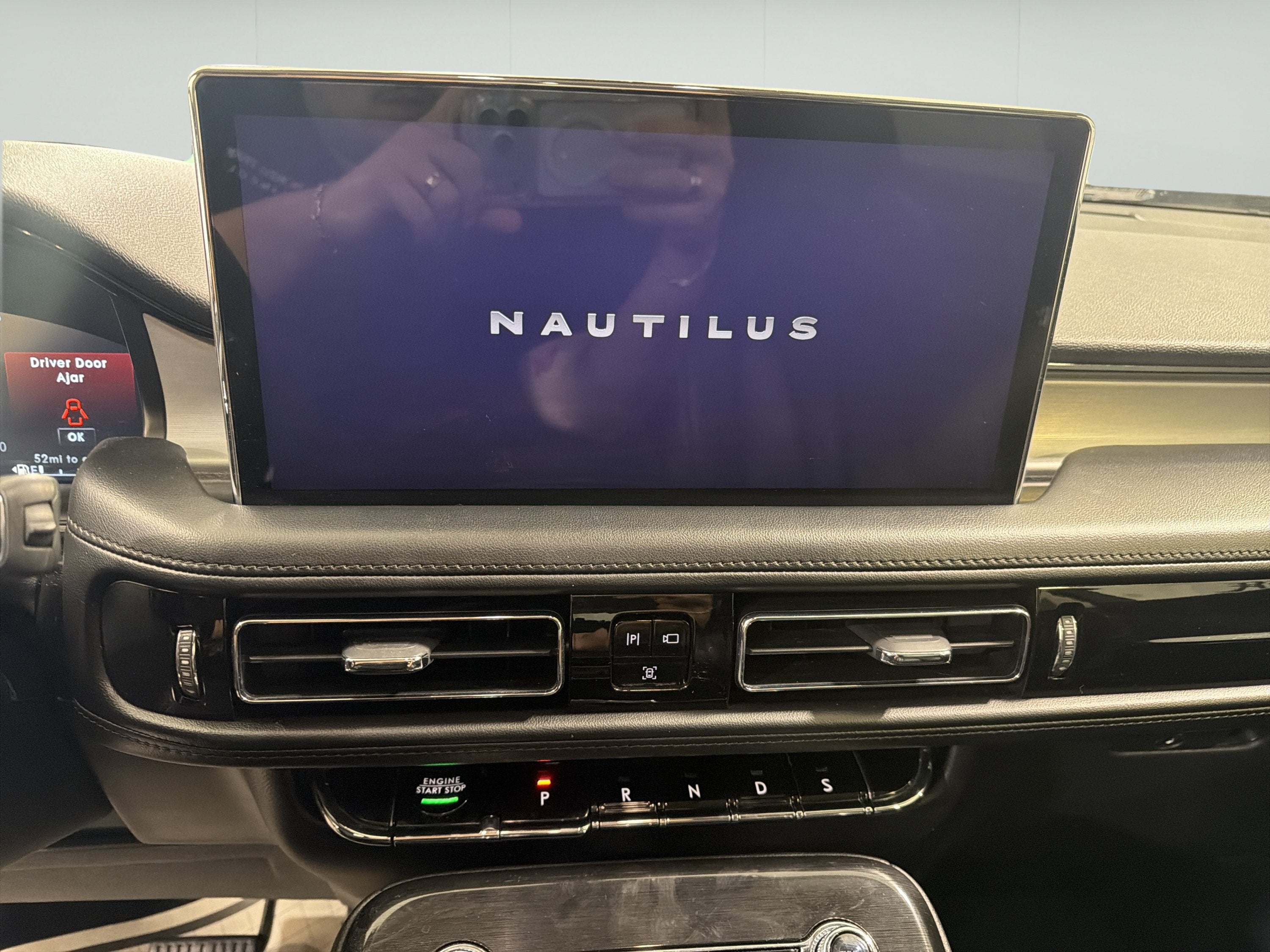 2023 Lincoln Nautilus Standard