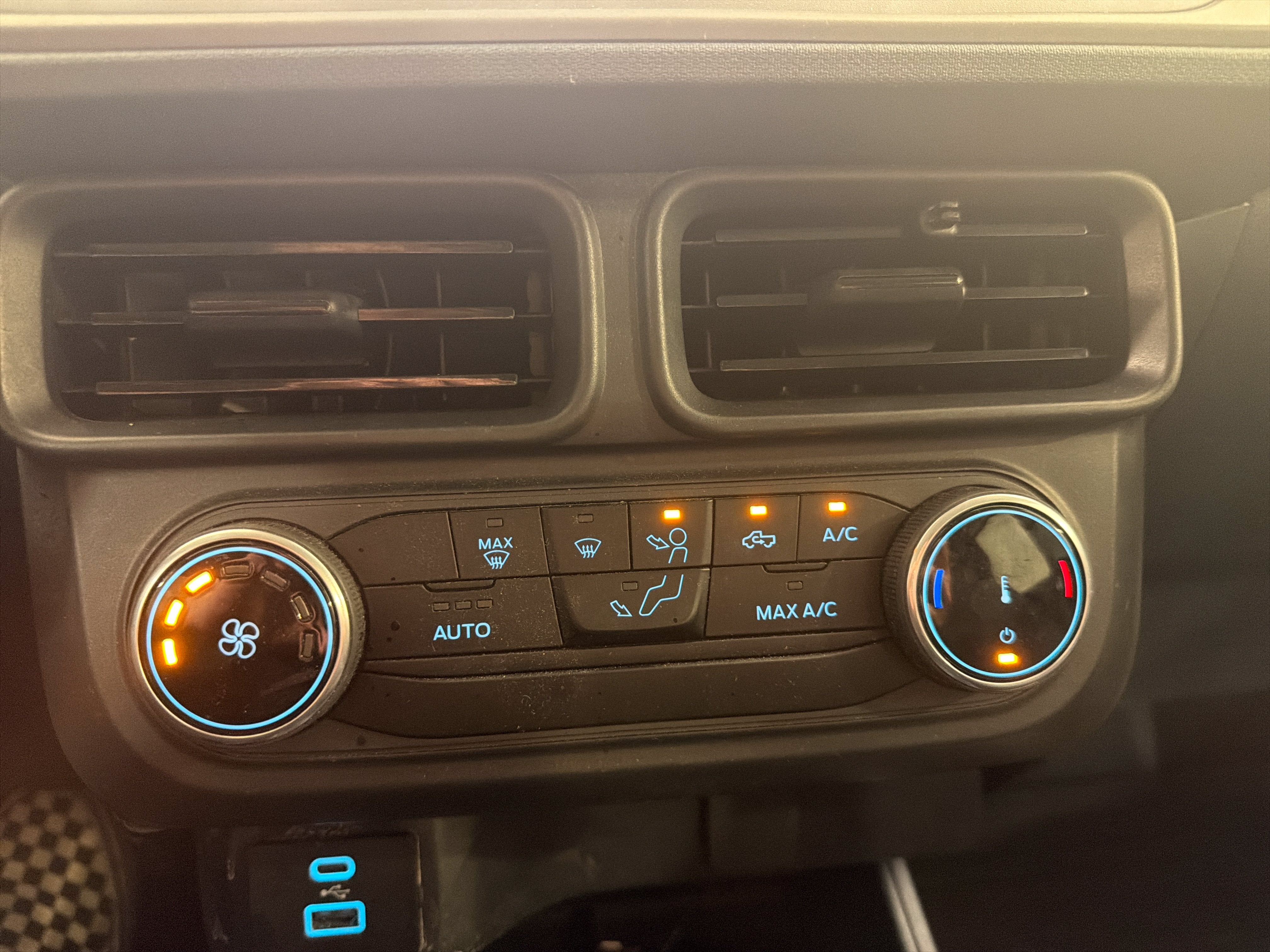 2024 Ford Maverick XL