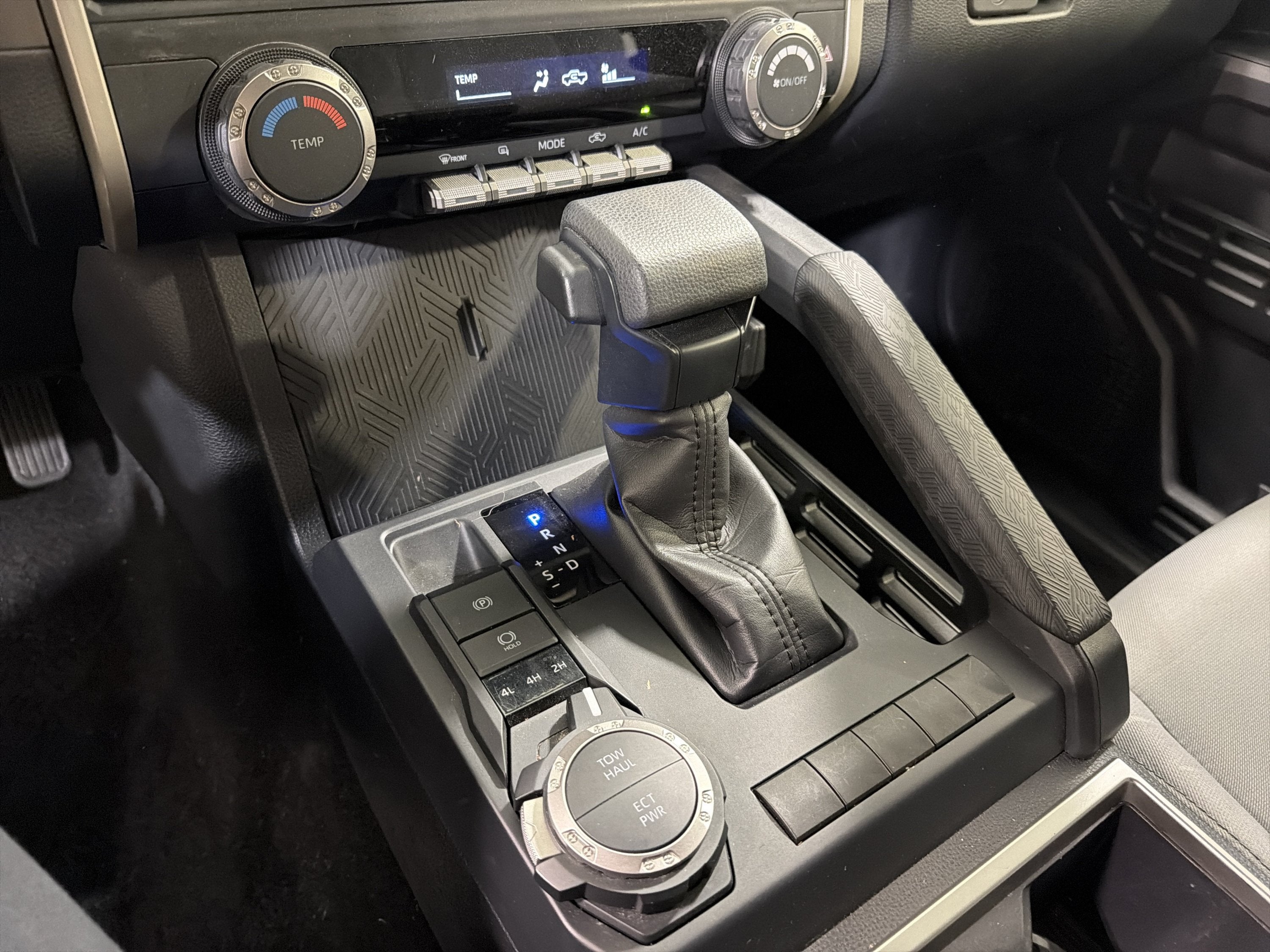 2025 Toyota Tacoma 4WD SR5