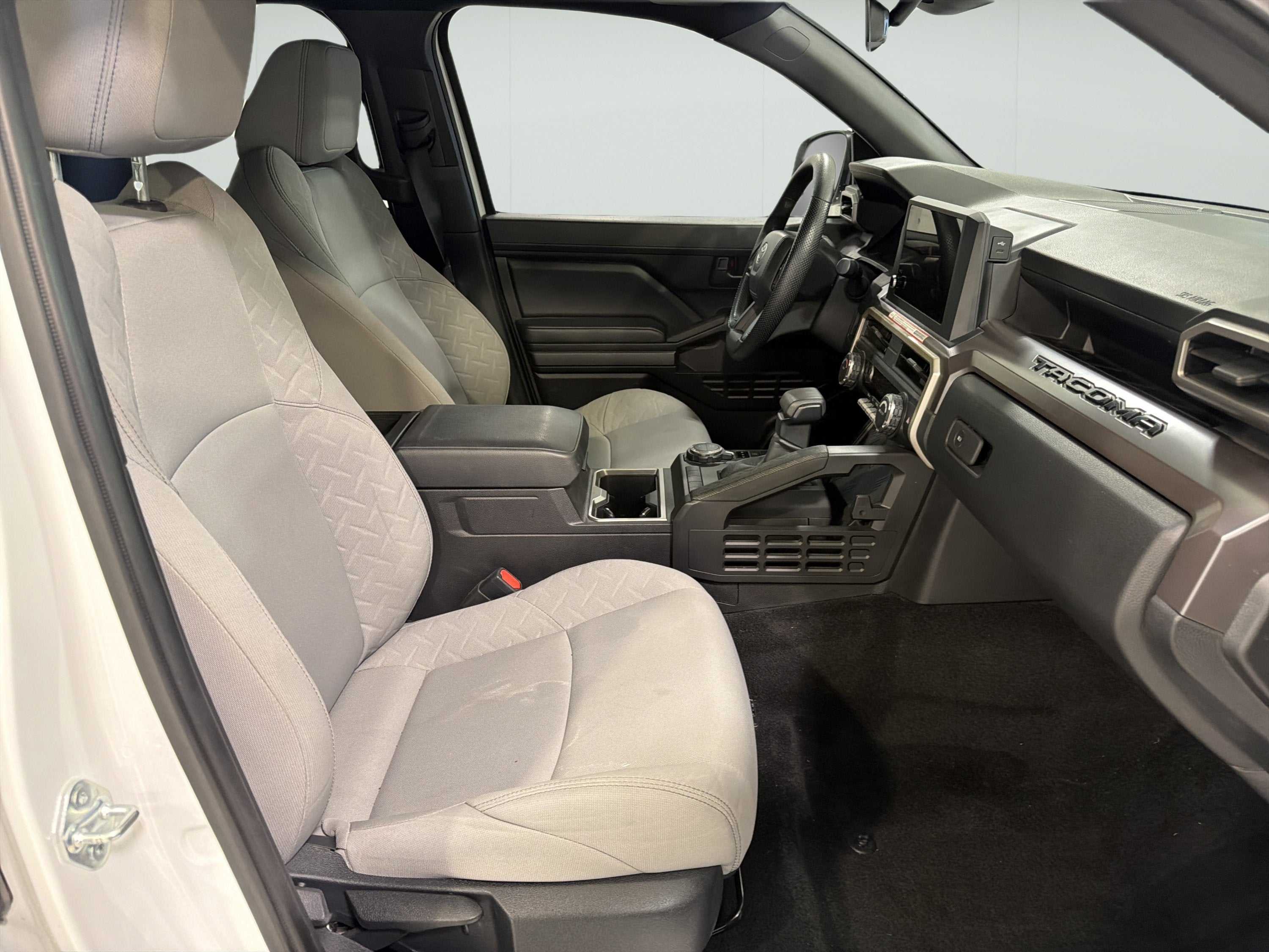 2025 Toyota Tacoma 4WD SR5