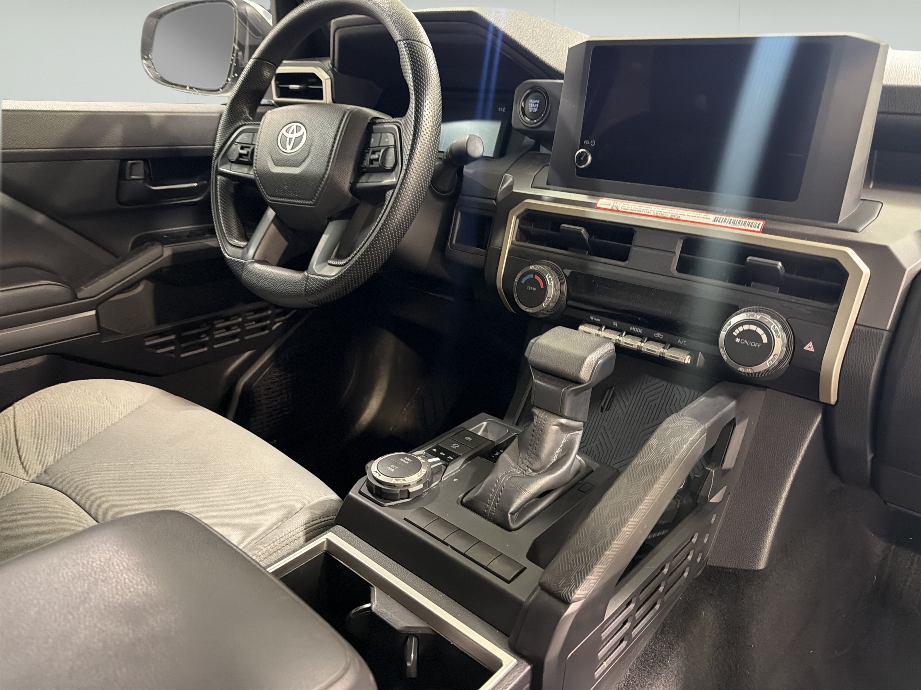 2025 Toyota Tacoma 4WD SR5