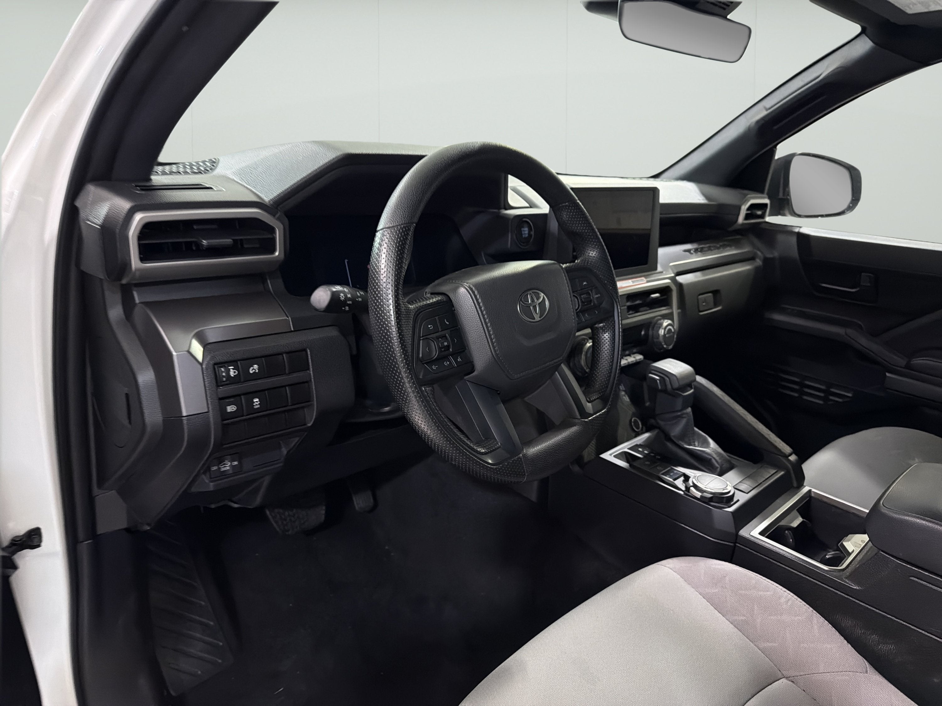 2025 Toyota Tacoma 4WD SR5