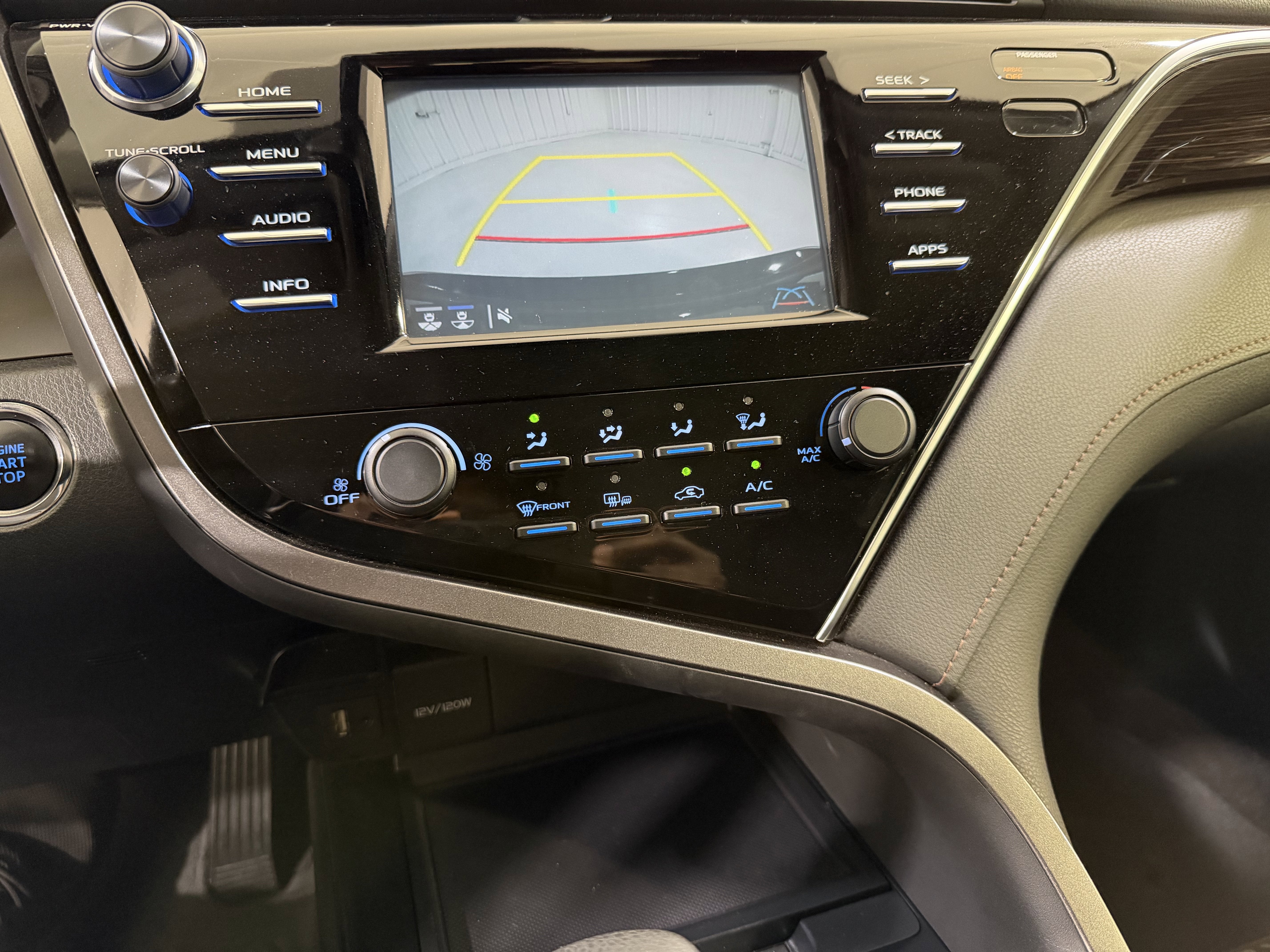 2018 Toyota Camry SE