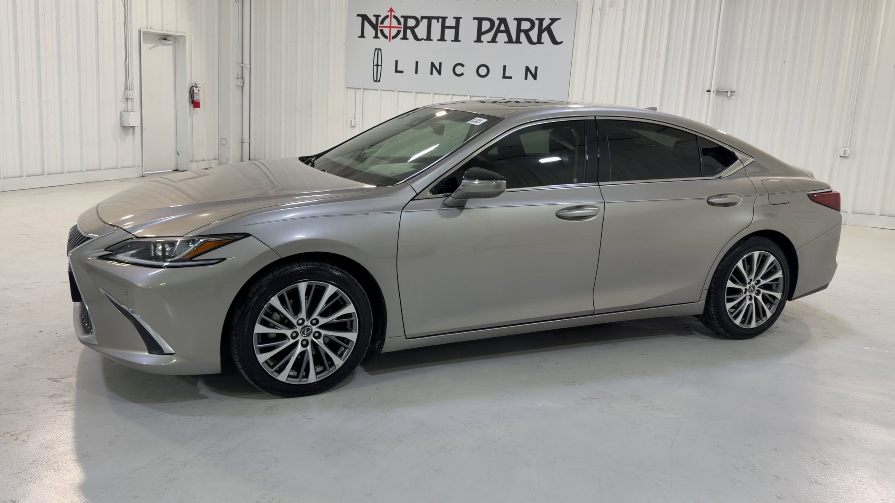 2019 Lexus ES 350 Ultra Luxury