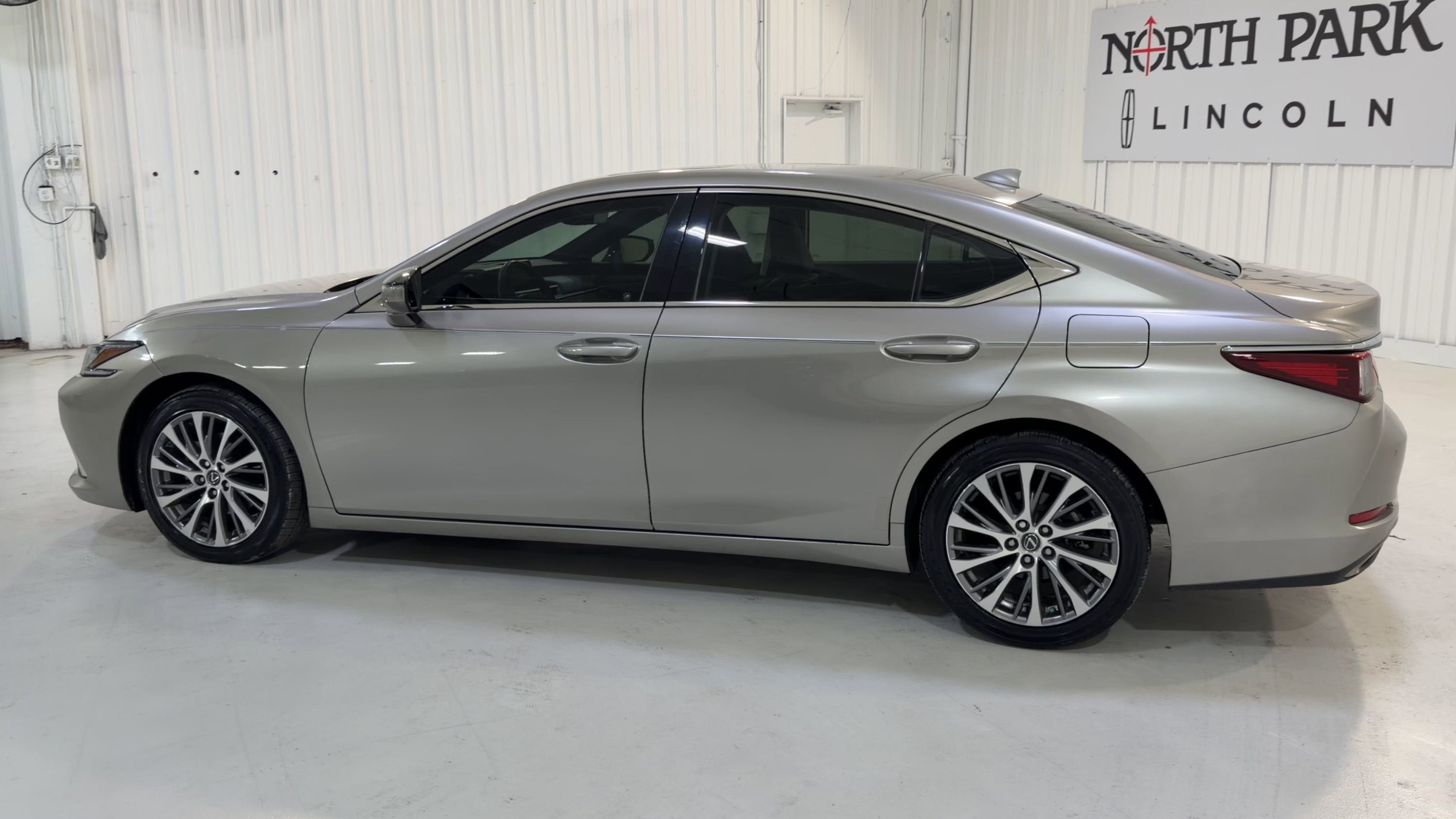 2019 Lexus ES 350 Ultra Luxury
