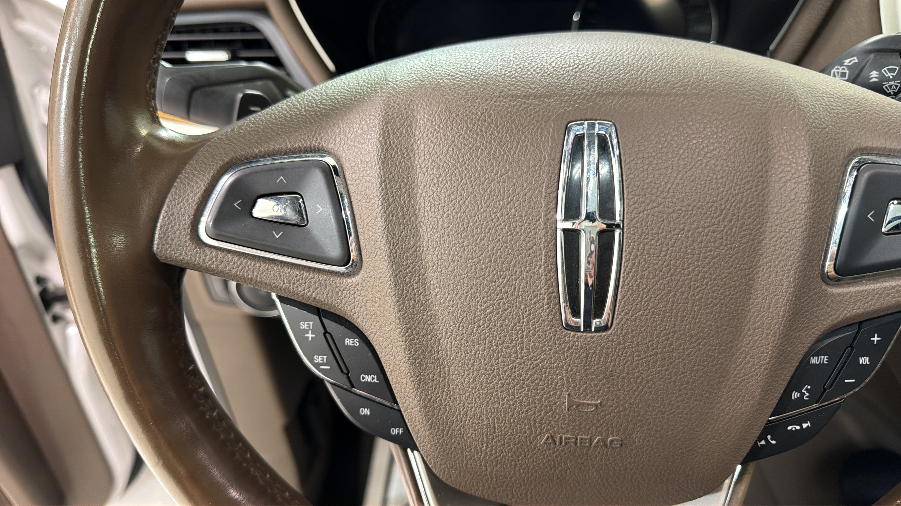 2015 Lincoln MKC Base