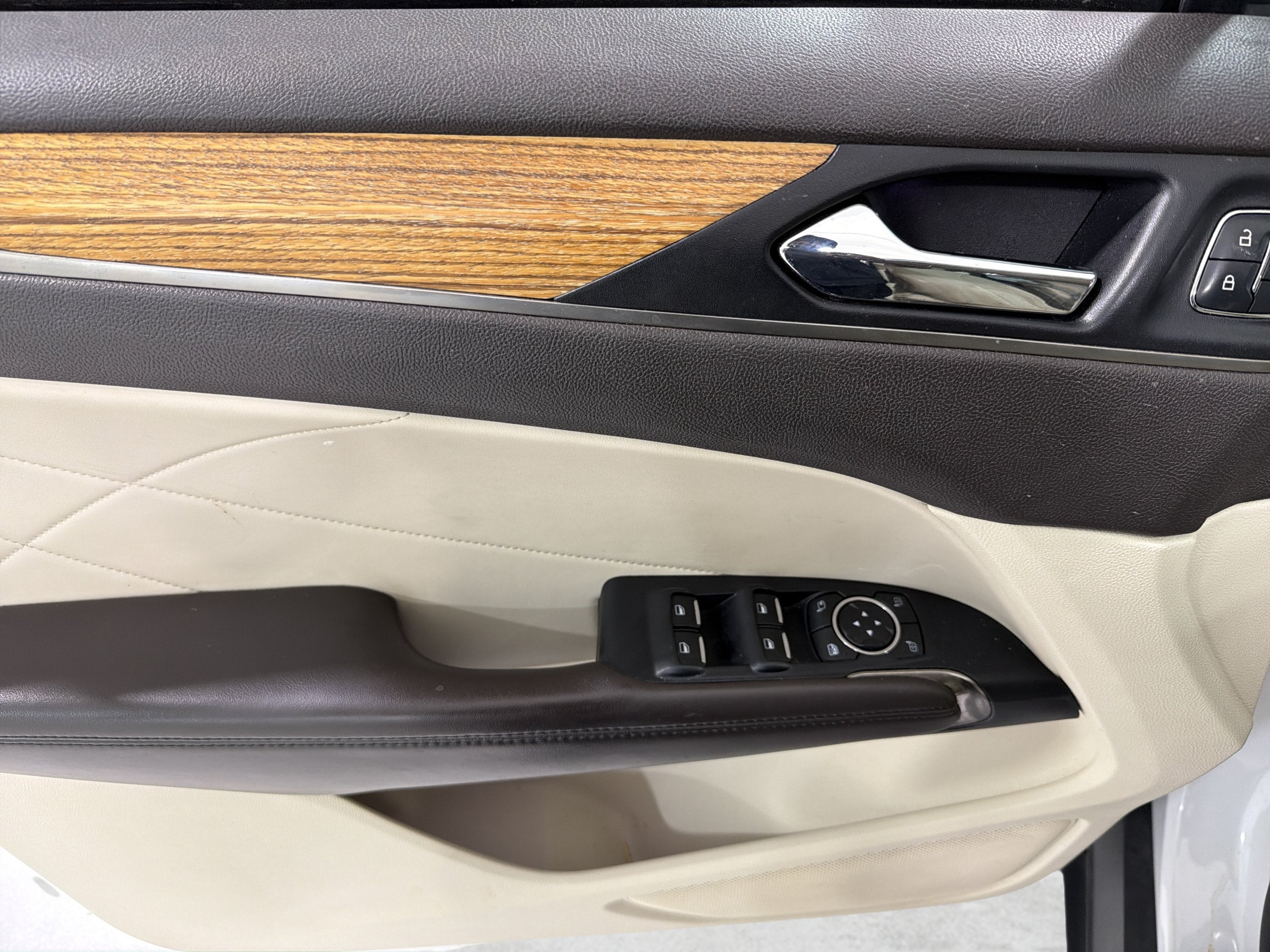 2015 Lincoln MKC Base