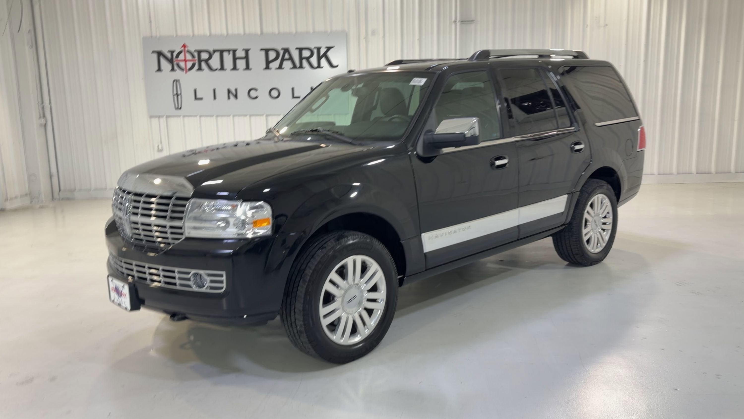 2012 Lincoln Navigator Base