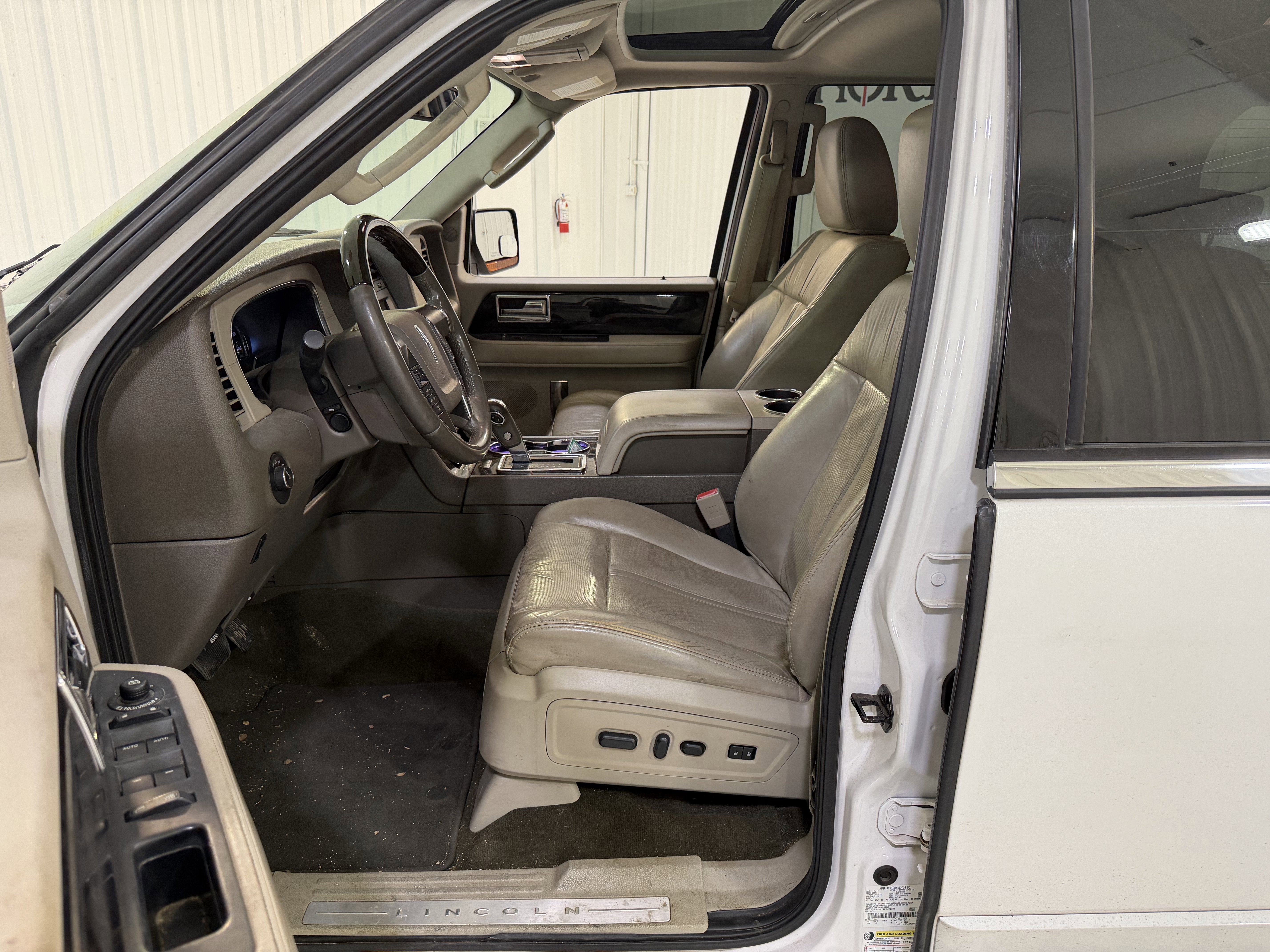 2015 Lincoln Navigator Base