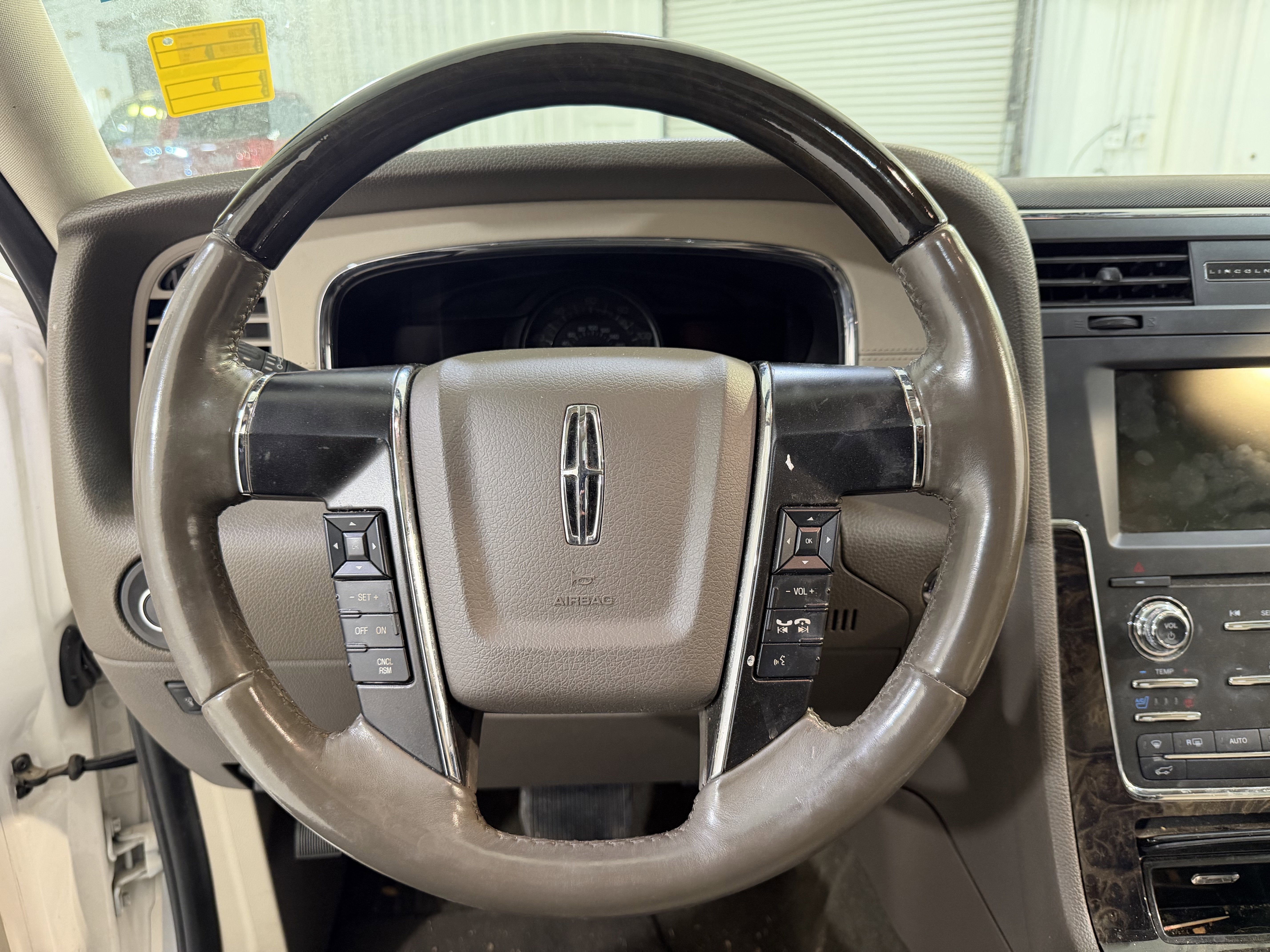 2015 Lincoln Navigator Base