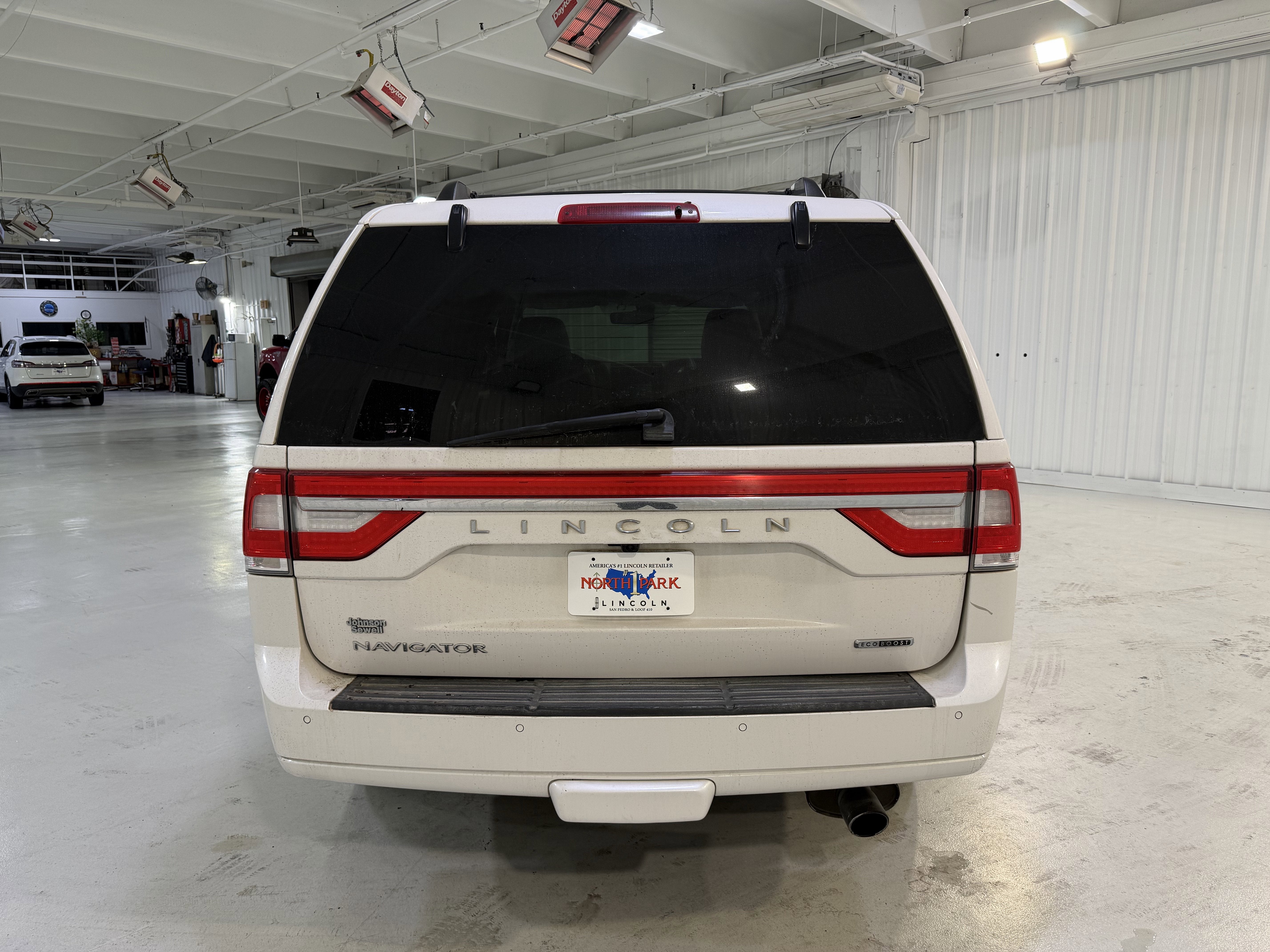 2015 Lincoln Navigator Base