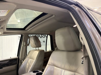 2015 Lincoln Navigator Base