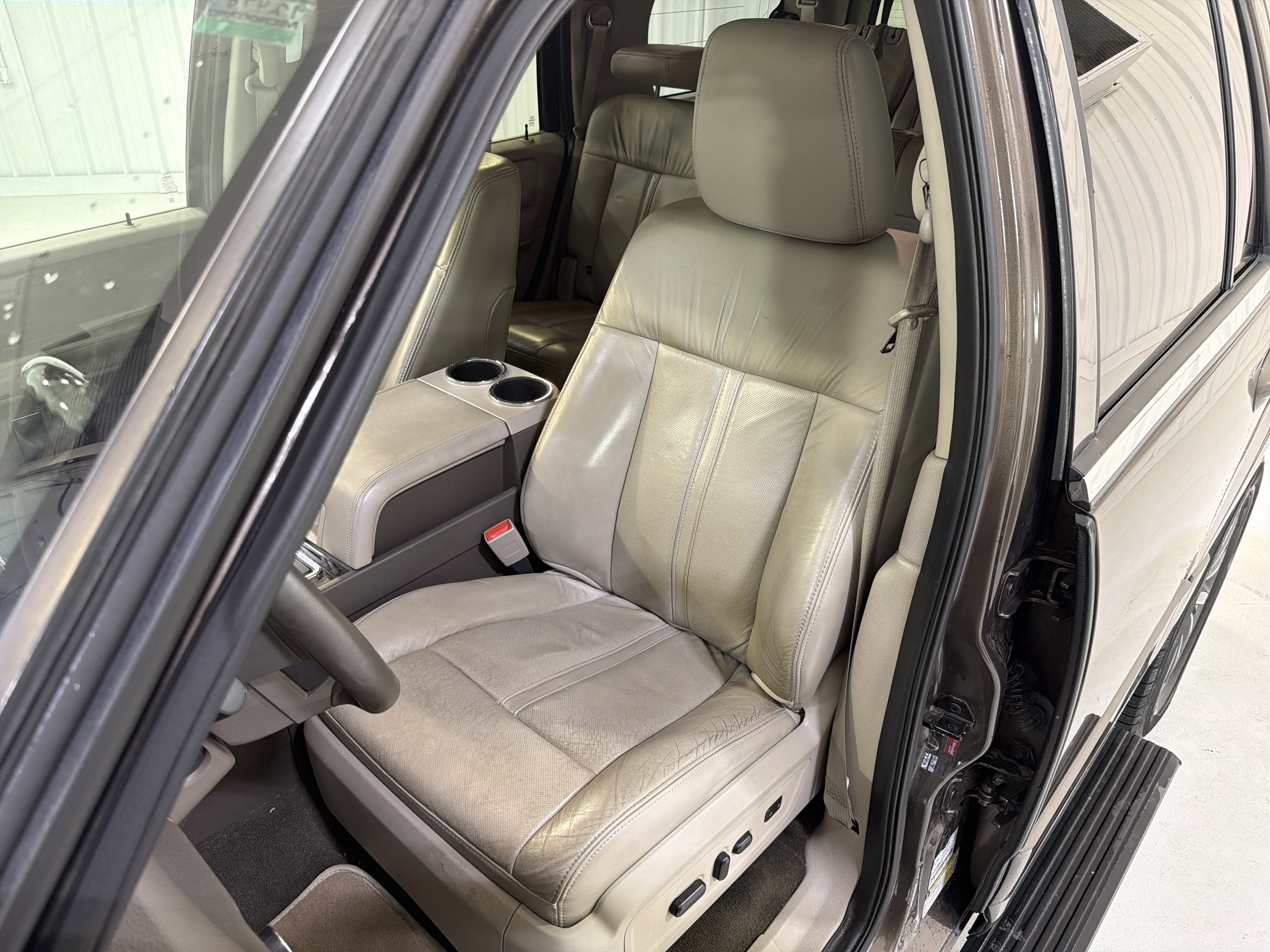 2015 Lincoln Navigator Base