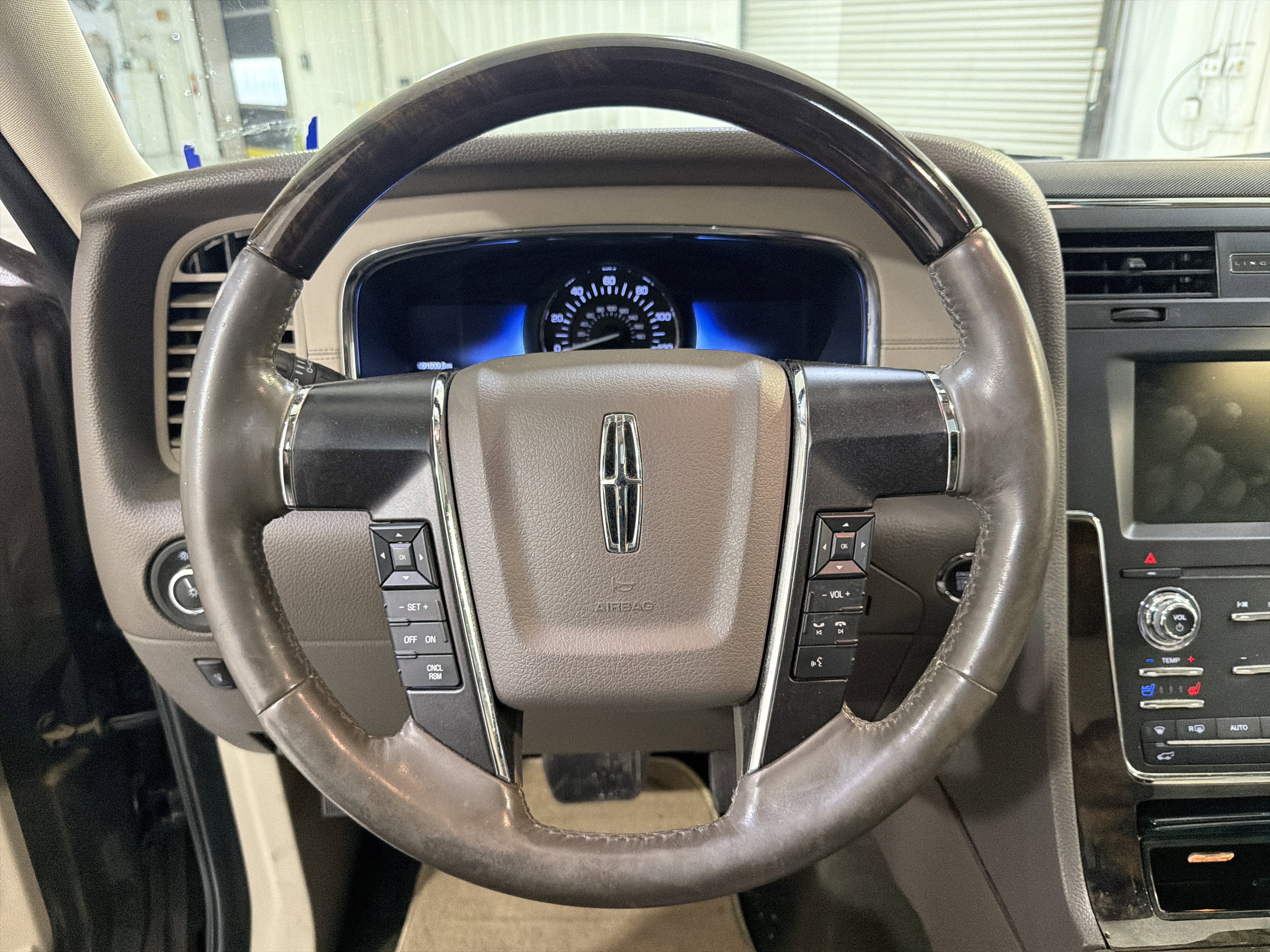 2015 Lincoln Navigator Base