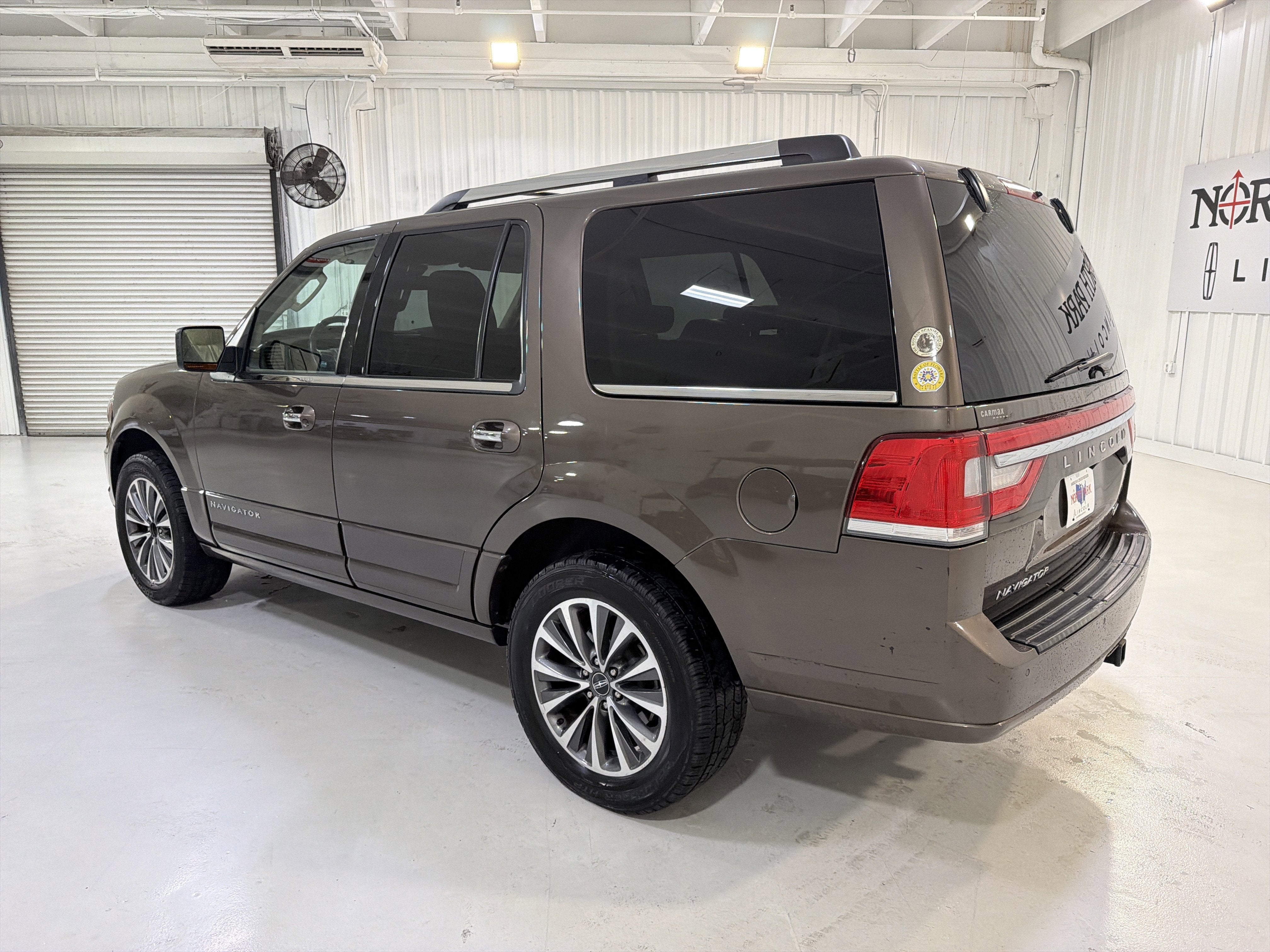 2015 Lincoln Navigator Base